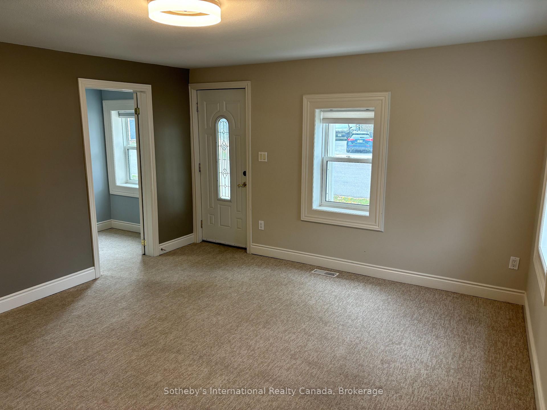 Photo 4 of 303 Oak Street, Collingwood — HOMEH