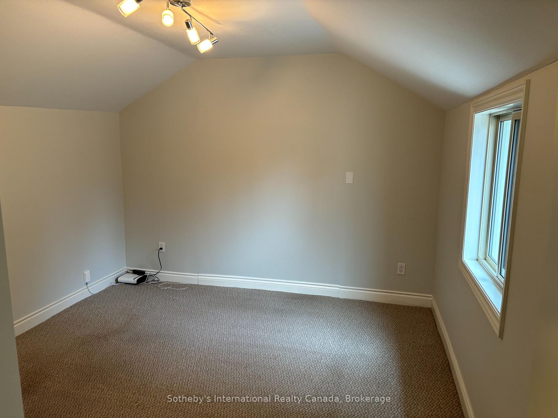 Photo 11 of 303 Oak Street, Collingwood — HOMEH