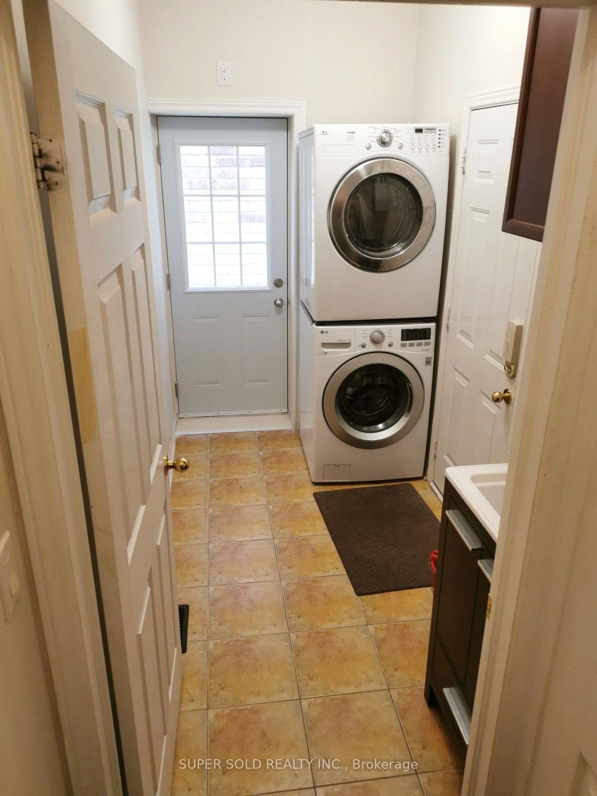 Photo 10 of Unit Basement B, 3910 Mayla Drive, Mississauga, Churchill Meadows — HOMEH
