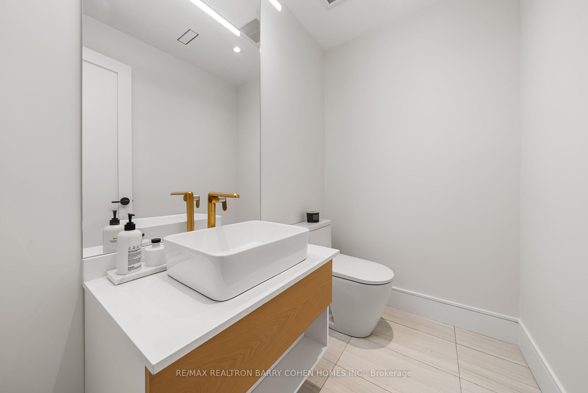 Photo 14 of 33 Lanark Avenue, Toronto, Oakwood Village — HOMEH