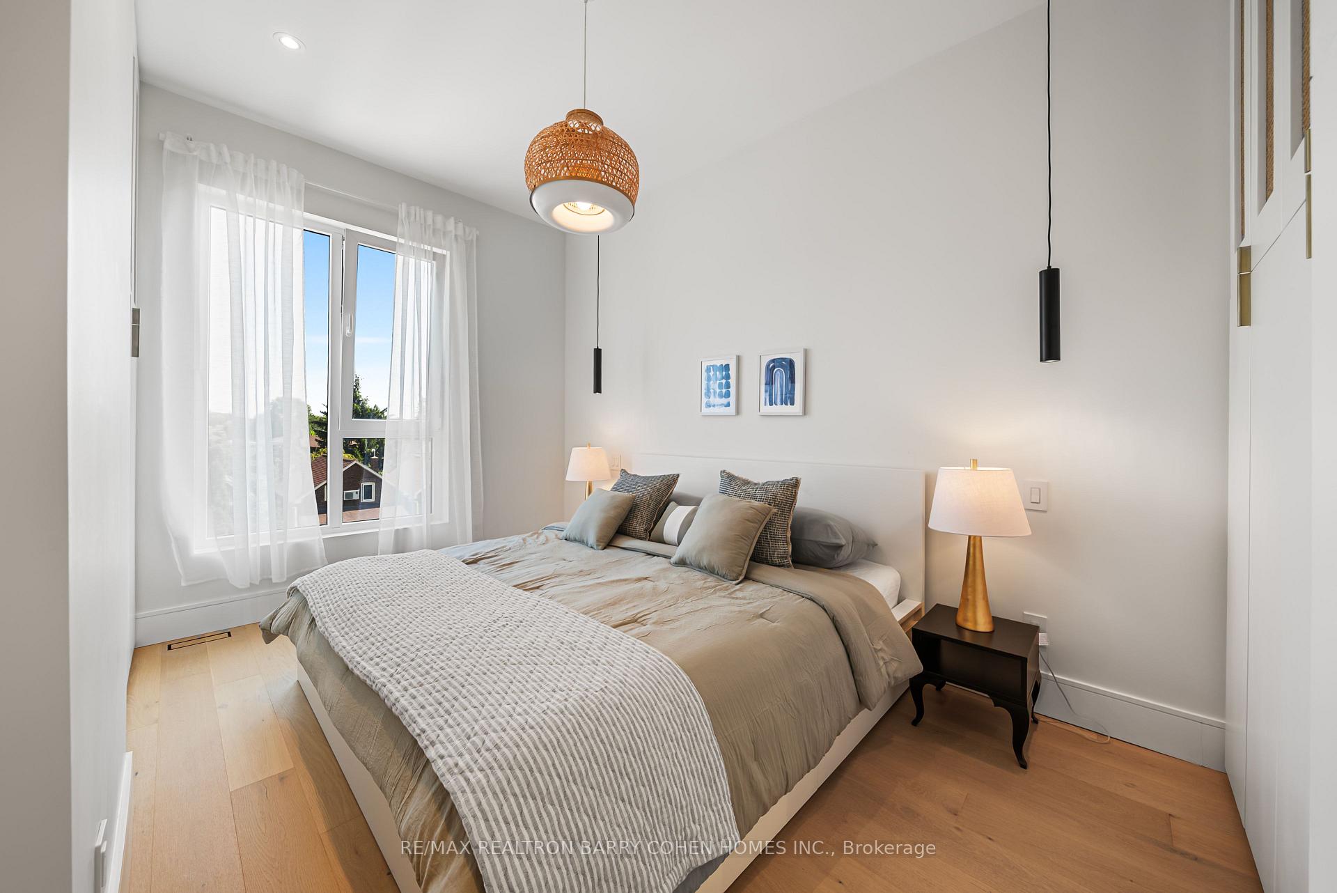 Photo 16 of 33 Lanark Avenue, Toronto, Oakwood Village — HOMEH