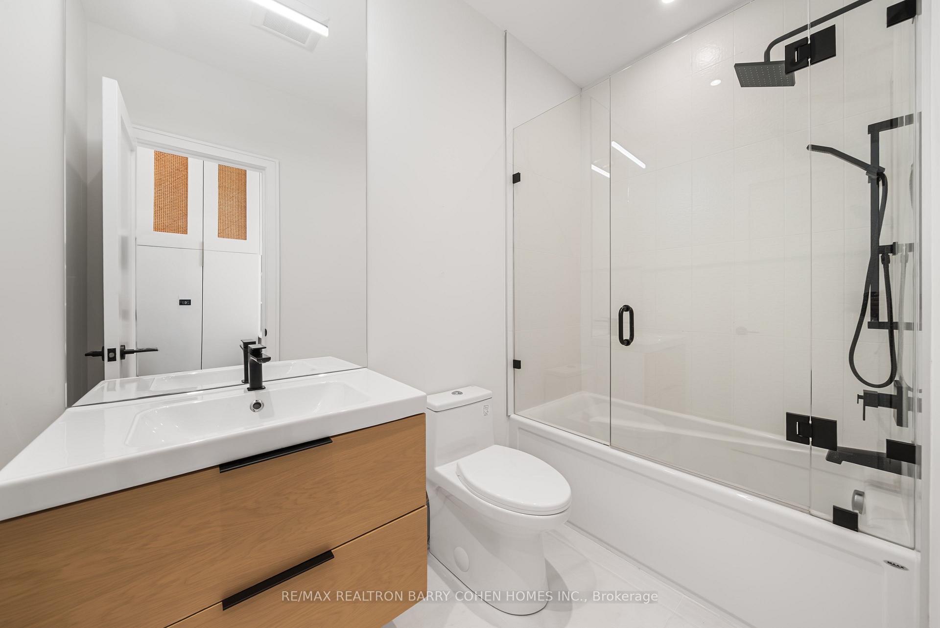 Photo 19 of 33 Lanark Avenue, Toronto, Oakwood Village — HOMEH