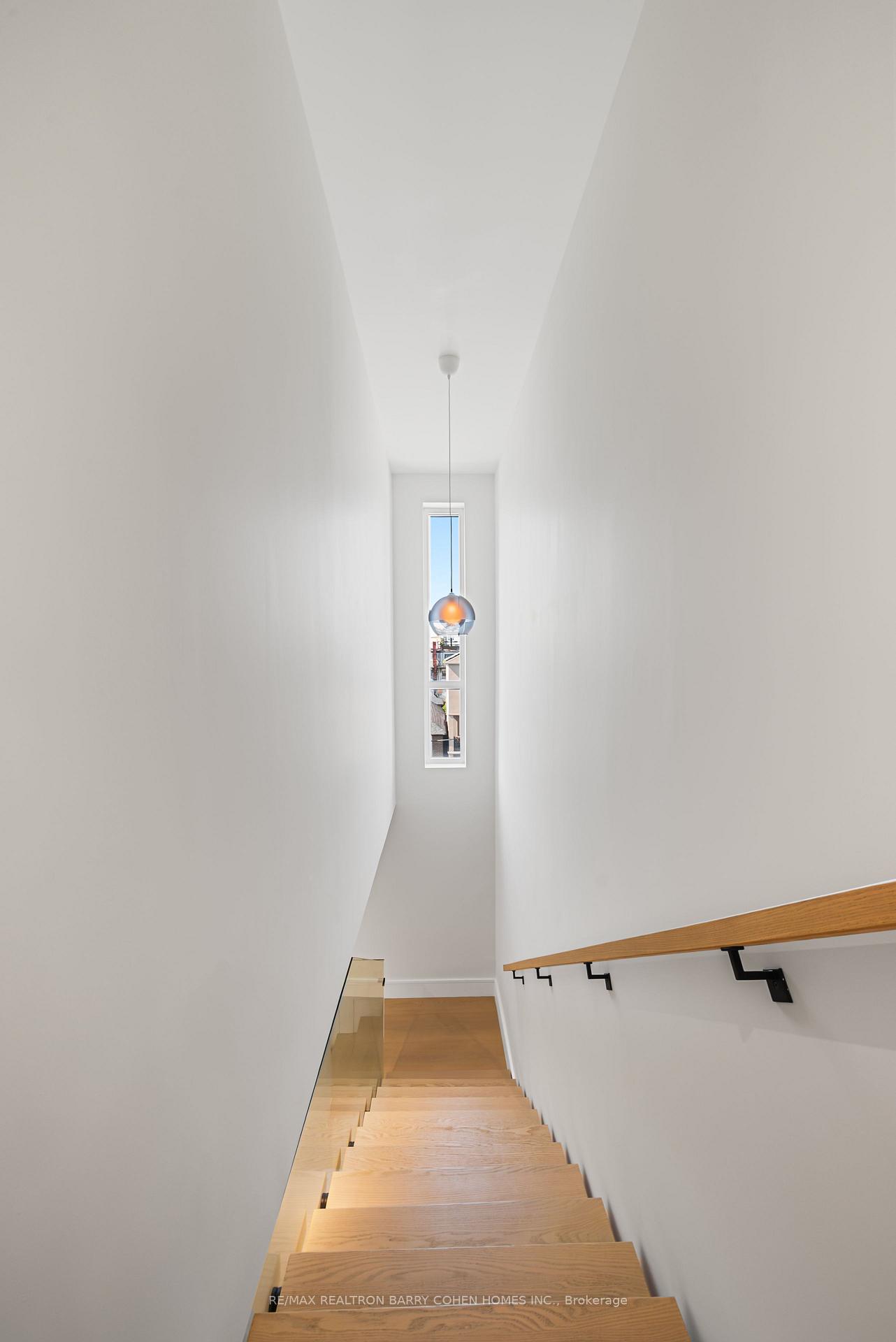 Photo 24 of 33 Lanark Avenue, Toronto, Oakwood Village — HOMEH