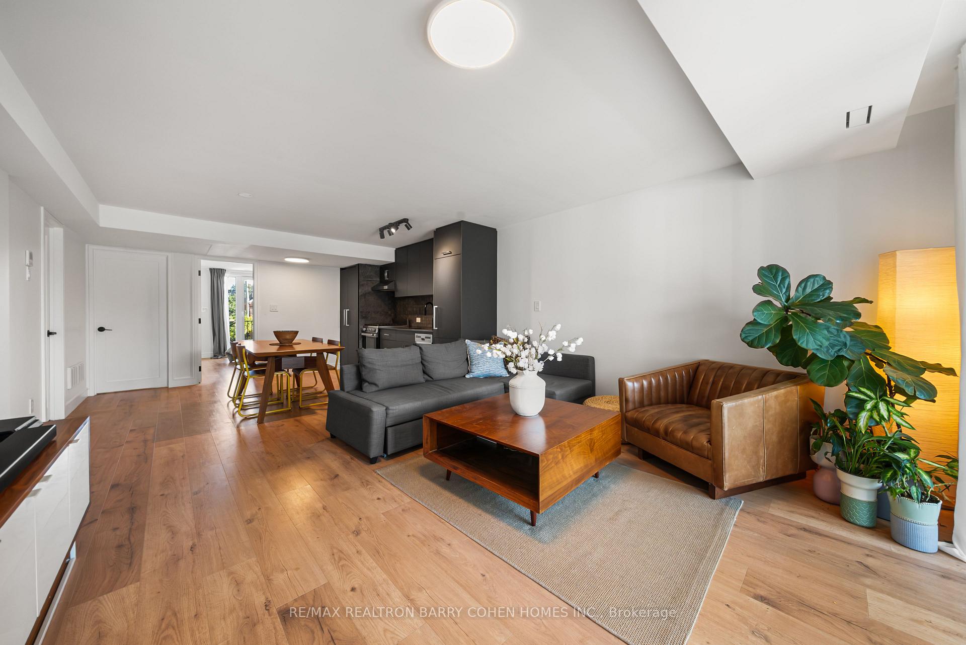 Photo 25 of 33 Lanark Avenue, Toronto, Oakwood Village — HOMEH