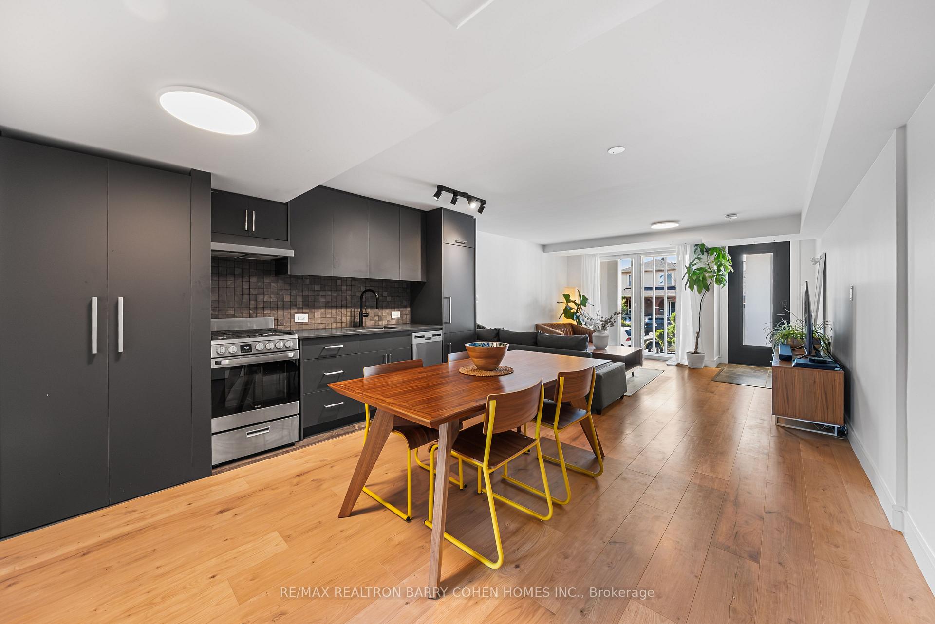 Photo 26 of 33 Lanark Avenue, Toronto, Oakwood Village — HOMEH