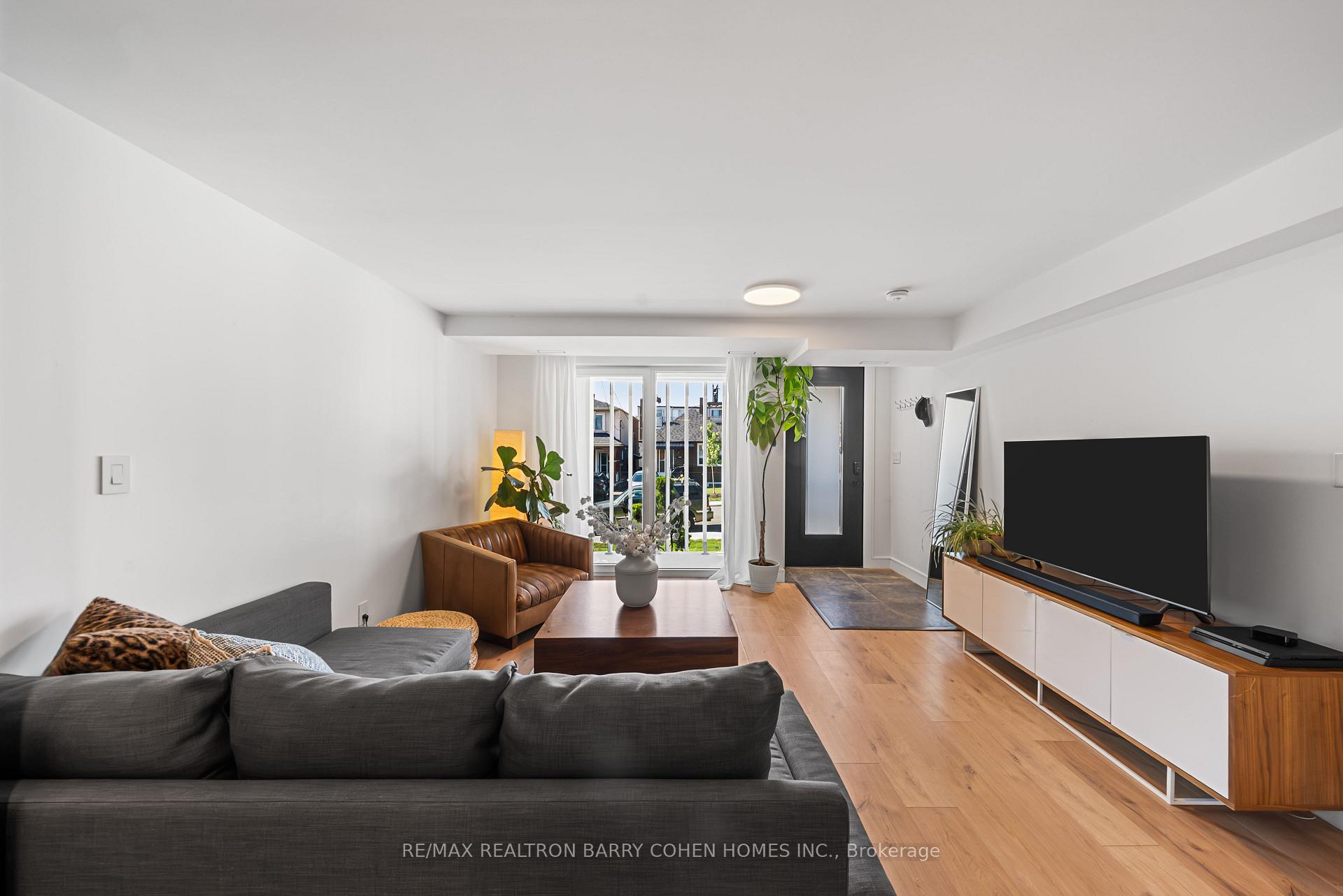Photo 27 of 33 Lanark Avenue, Toronto, Oakwood Village — HOMEH