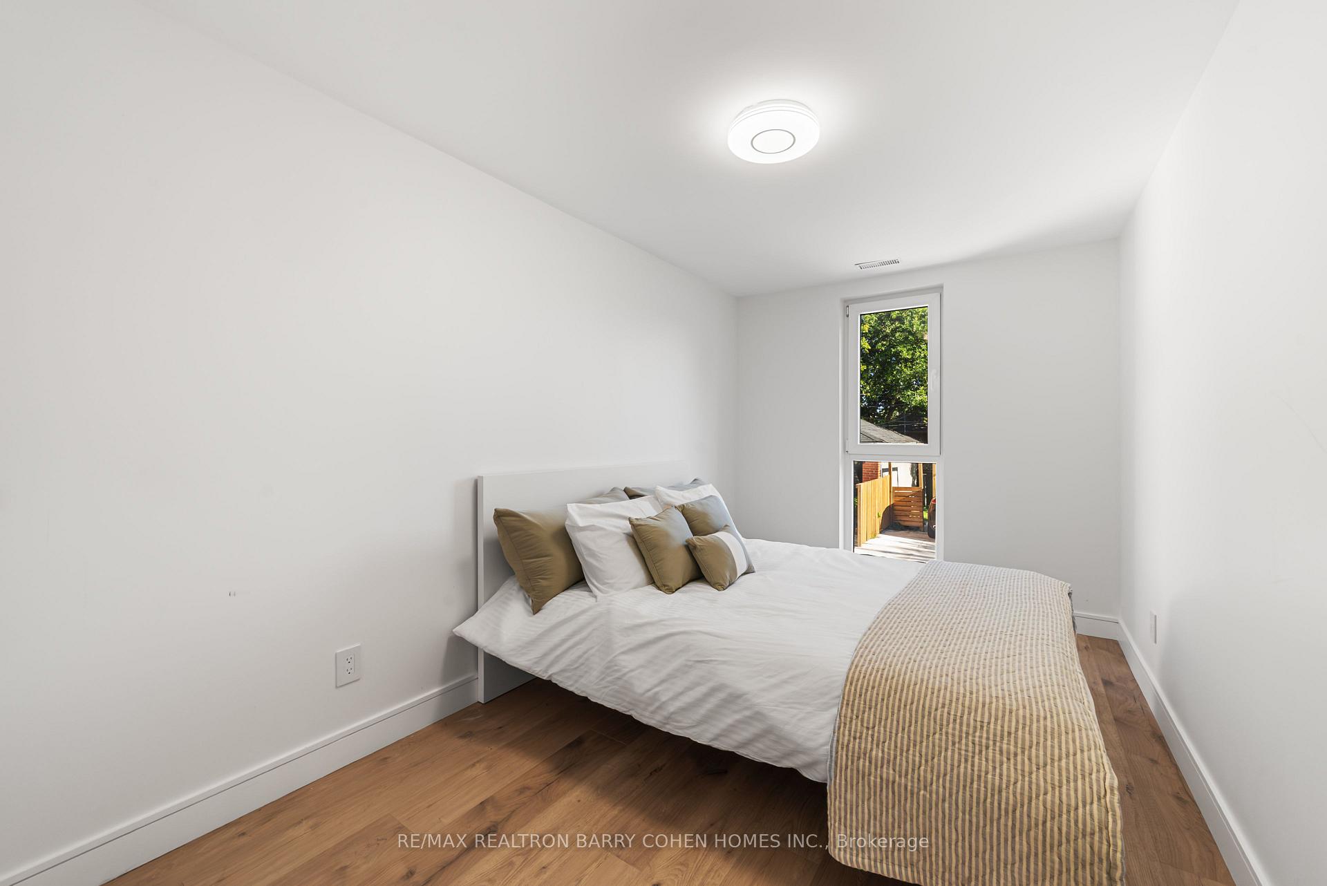 Photo 32 of 33 Lanark Avenue, Toronto, Oakwood Village — HOMEH