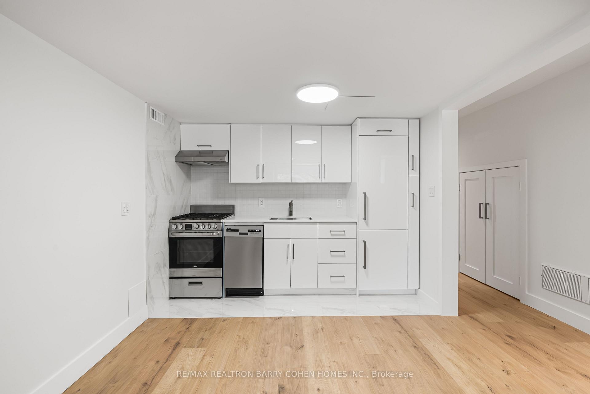 Photo 35 of 33 Lanark Avenue, Toronto, Oakwood Village — HOMEH