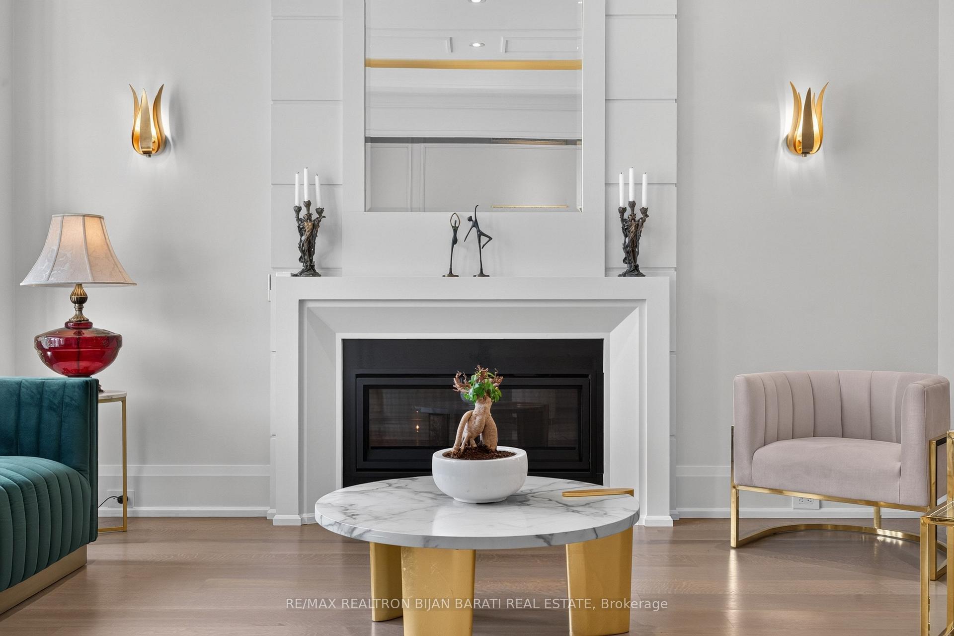 Photo 2 of 22 Woodward Avenue, Markham, Grandview — HOMEH