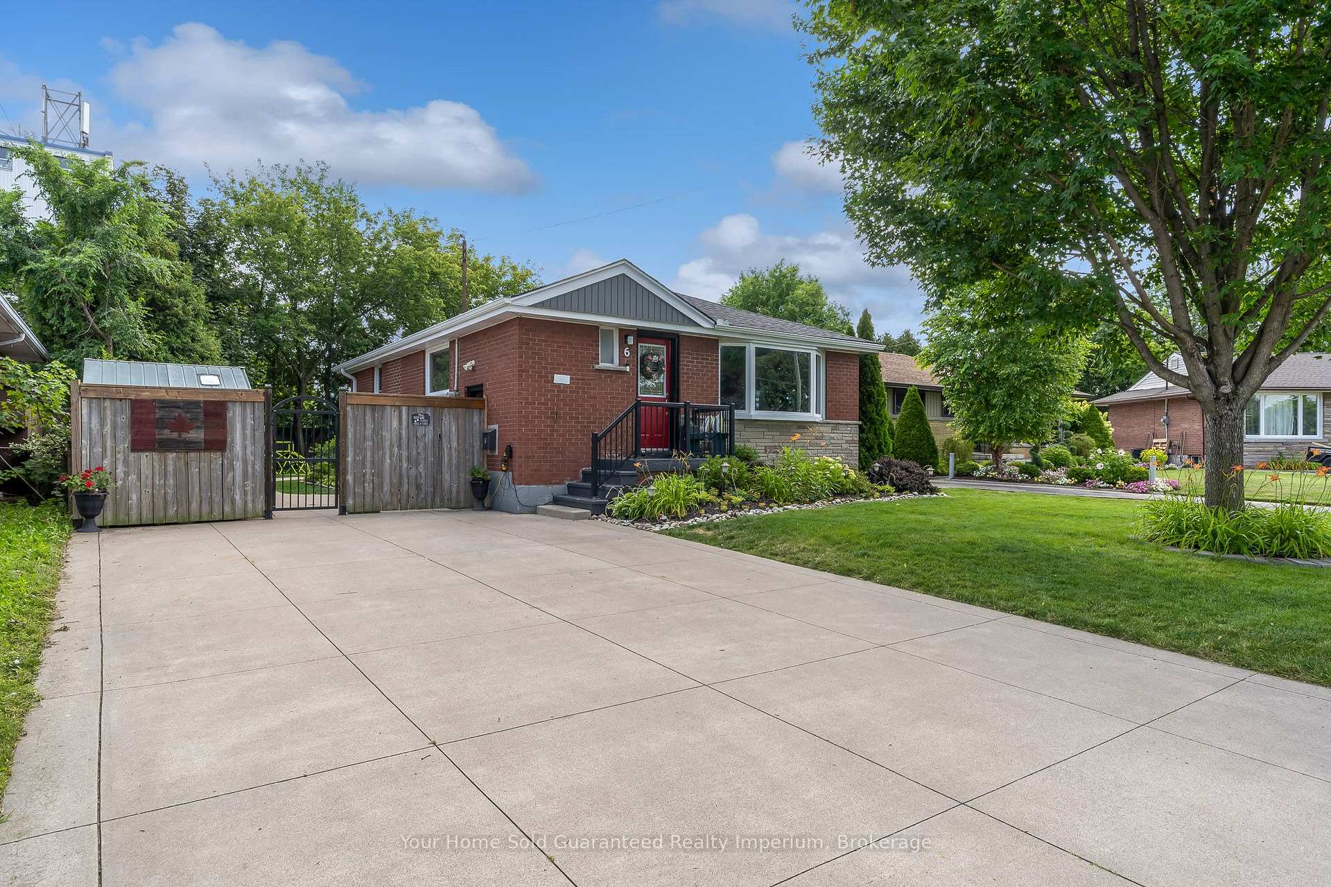 Photo 1 of 6 Beacon Avenue, Hamilton, Huntington — HOMEH