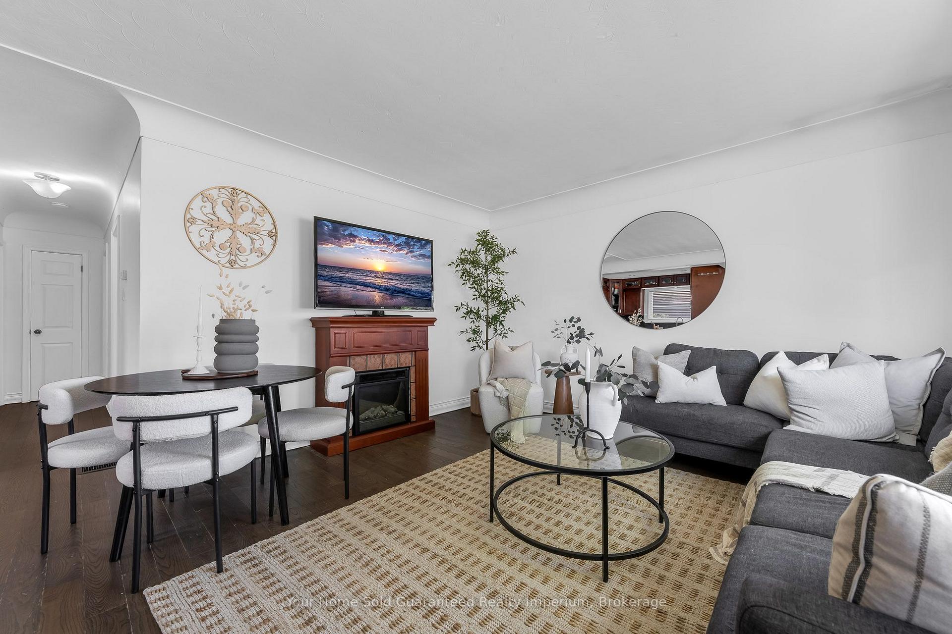 Photo 5 of 6 Beacon Avenue, Hamilton, Huntington — HOMEH