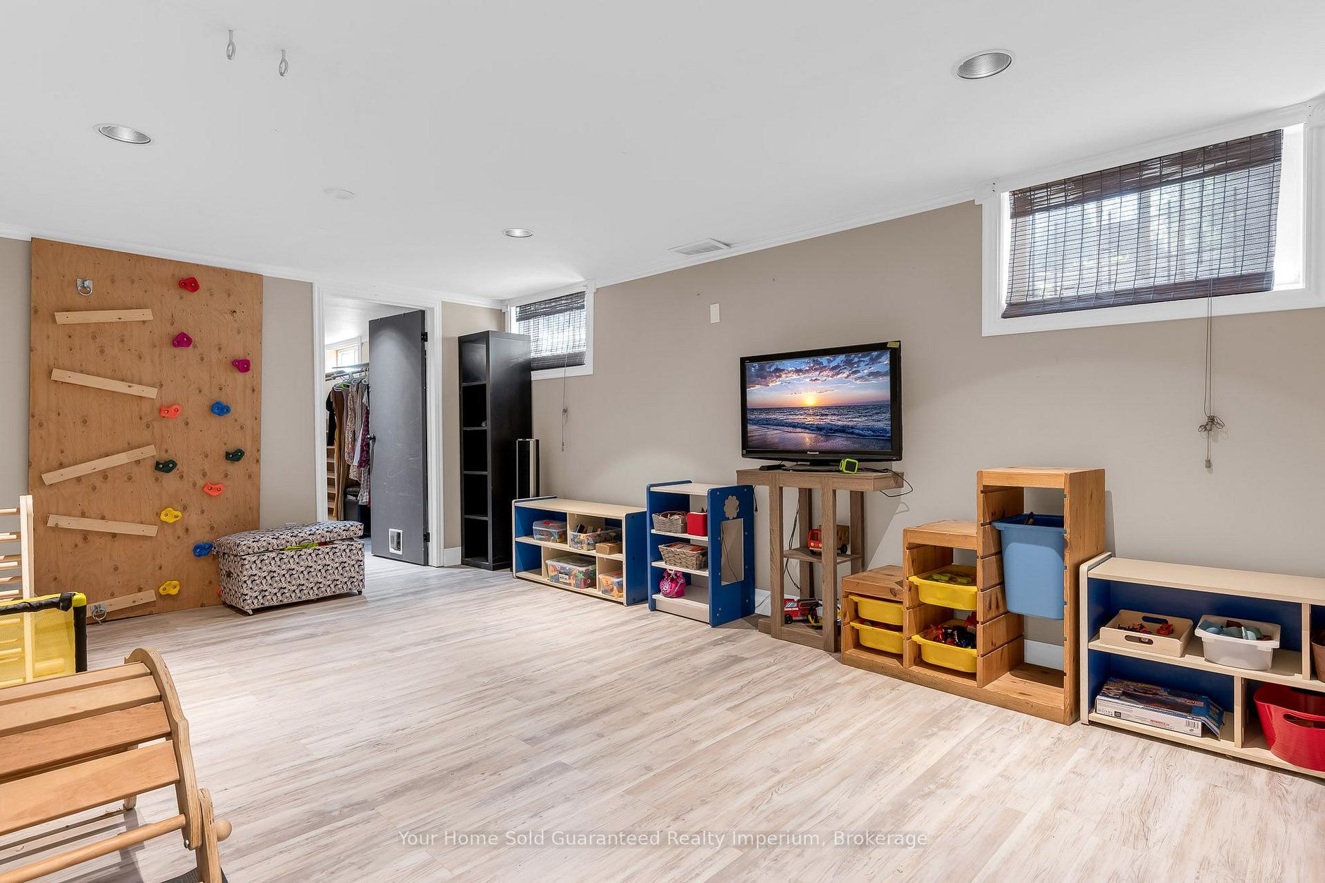 Photo 15 of 6 Beacon Avenue, Hamilton, Huntington — HOMEH