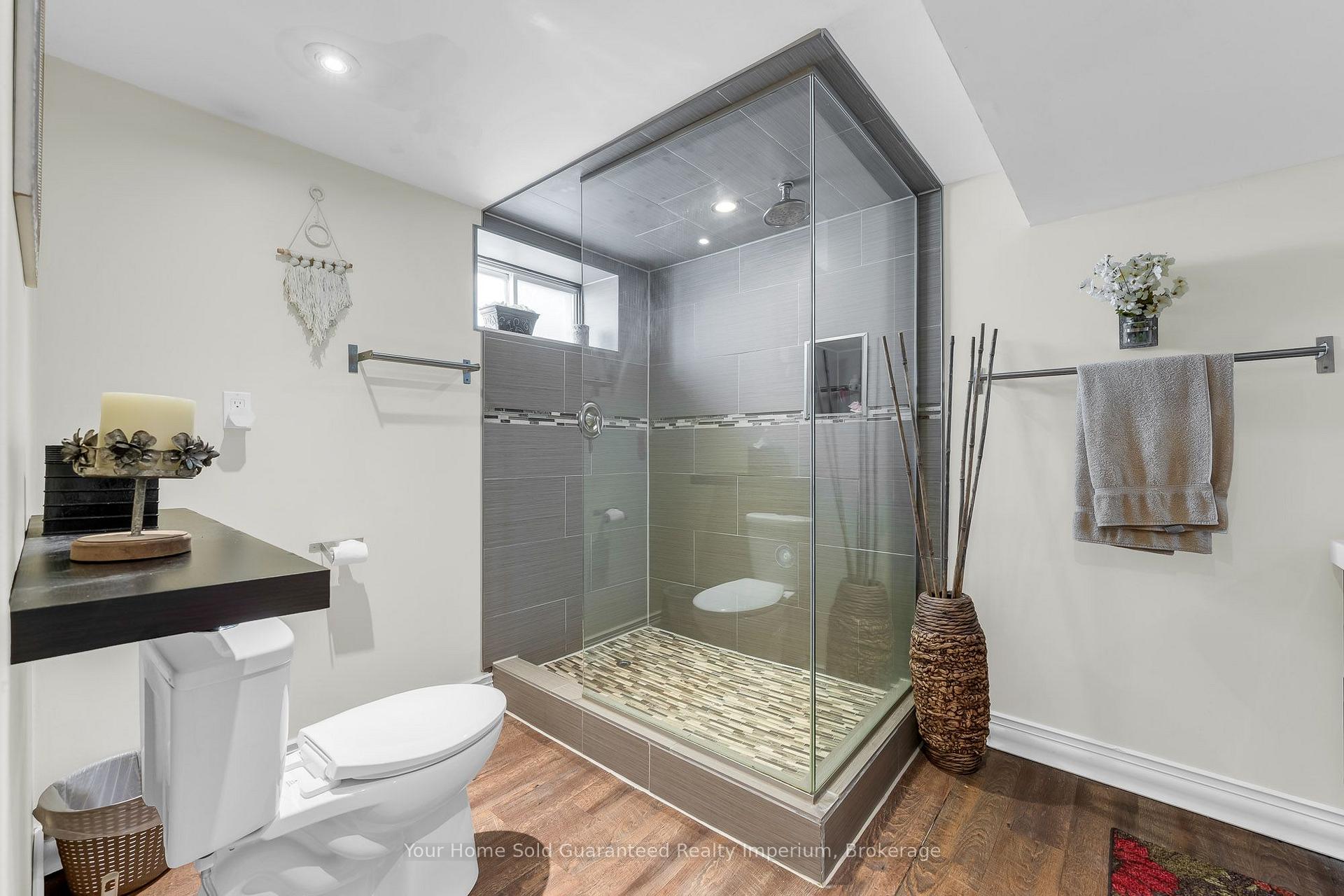 Photo 19 of 6 Beacon Avenue, Hamilton, Huntington — HOMEH