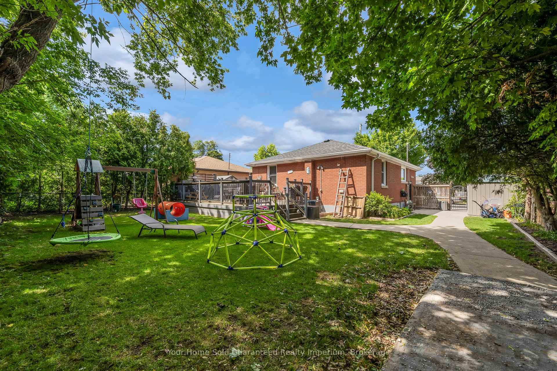 Photo 25 of 6 Beacon Avenue, Hamilton, Huntington — HOMEH