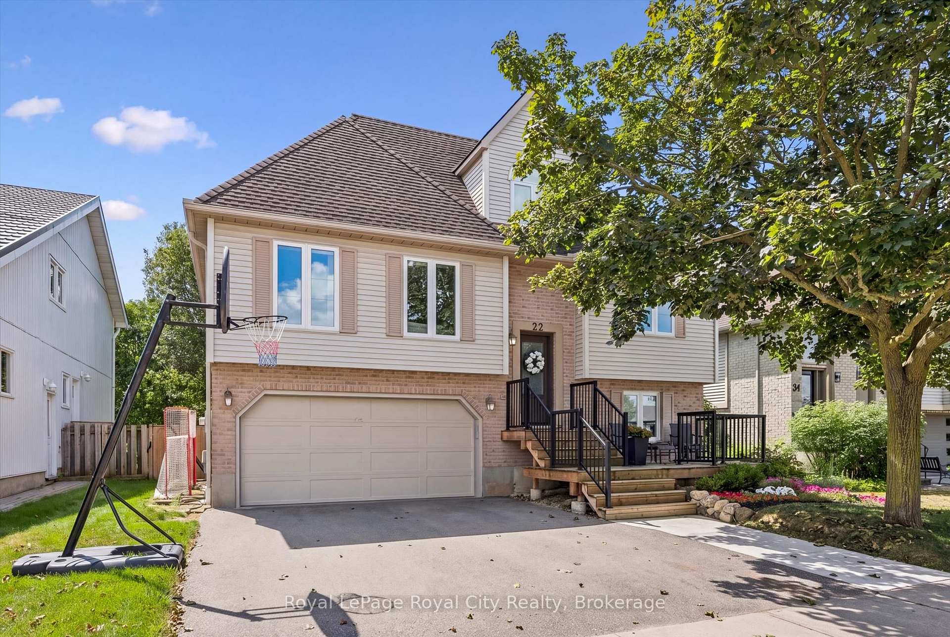 Photo 1 of 22 Pacific Place, Guelph, Dovercliffe Park/Old University — HOMEH
