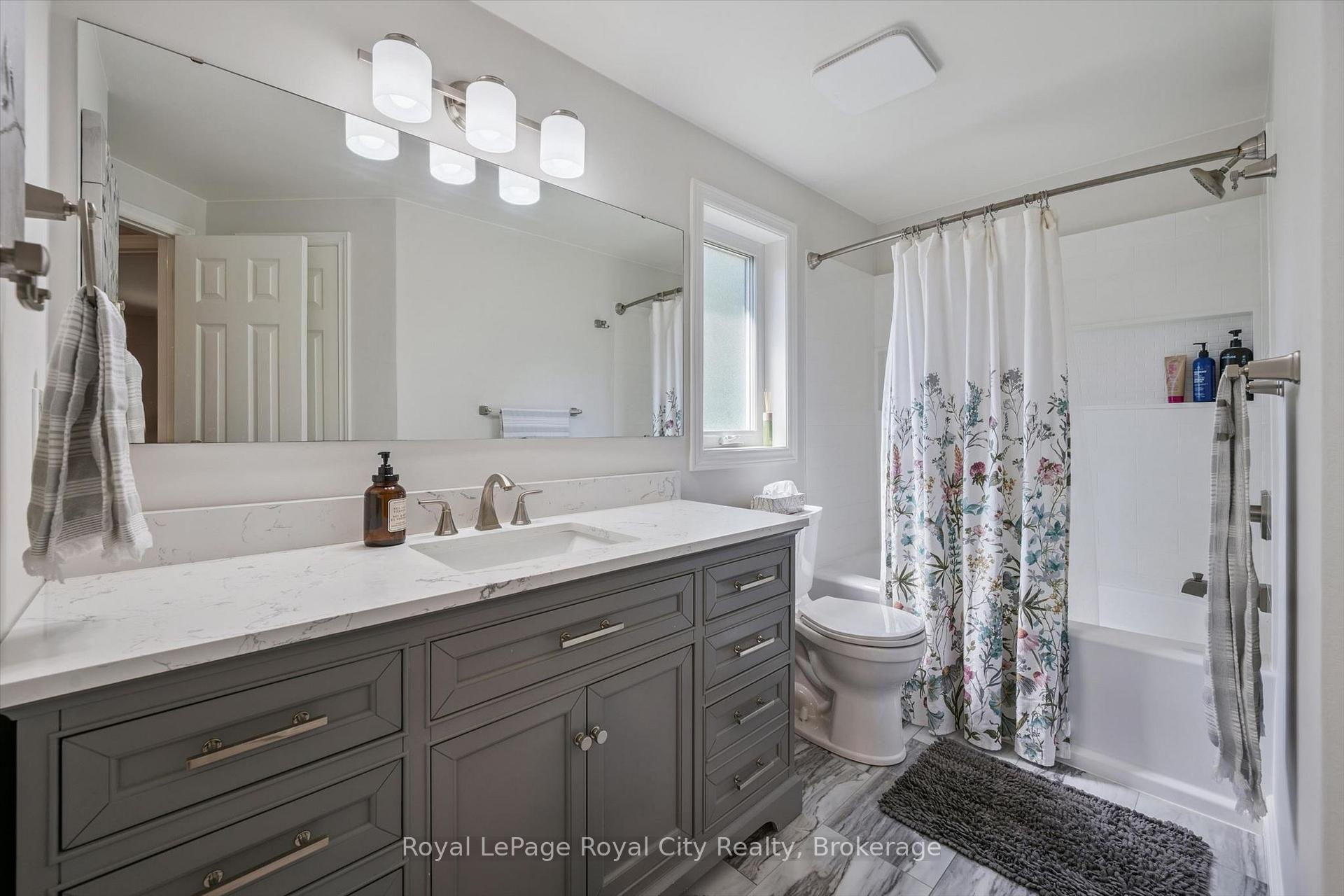 Photo 11 of 22 Pacific Place, Guelph, Dovercliffe Park/Old University — HOMEH