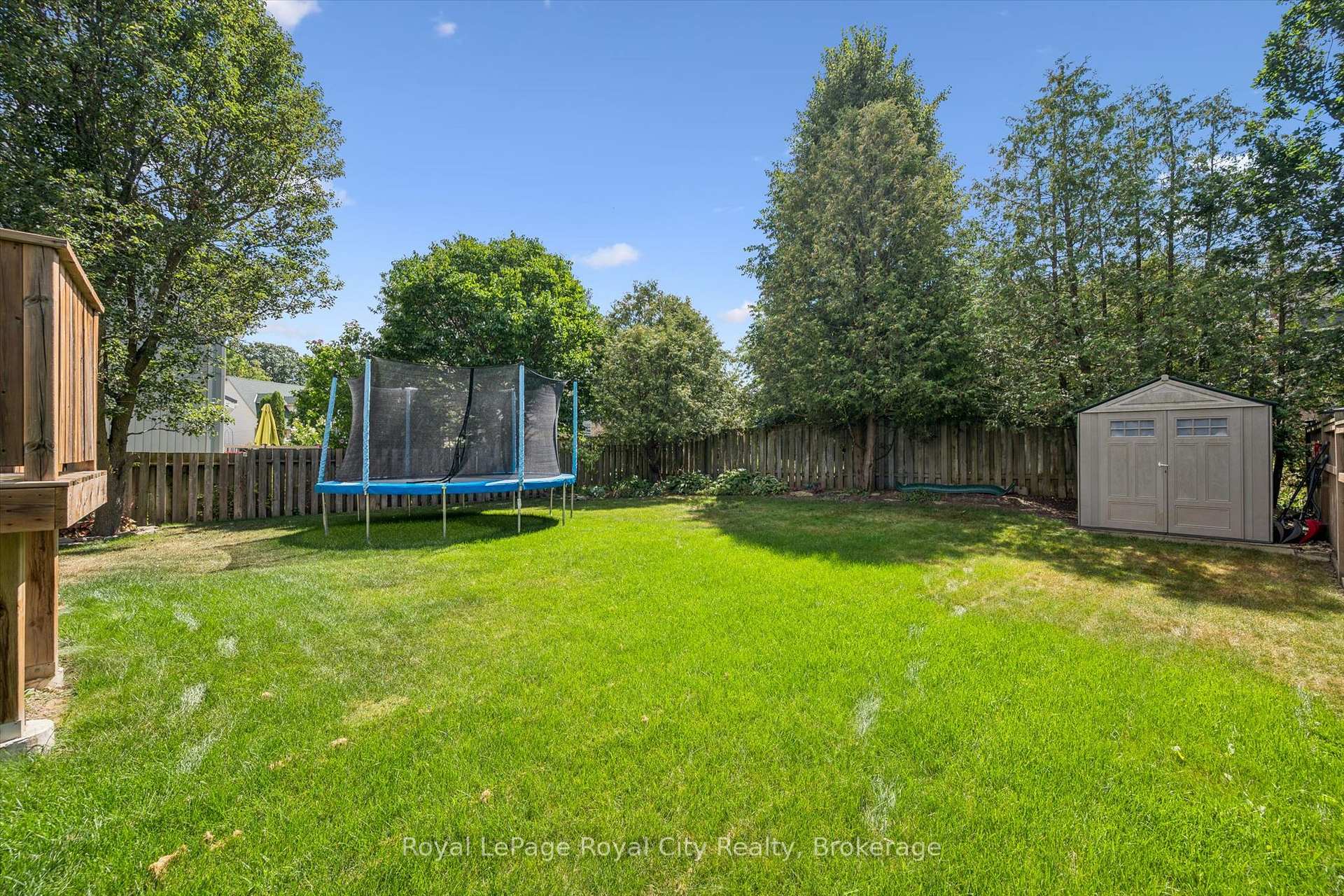 Photo 34 of 22 Pacific Place, Guelph, Dovercliffe Park/Old University — HOMEH