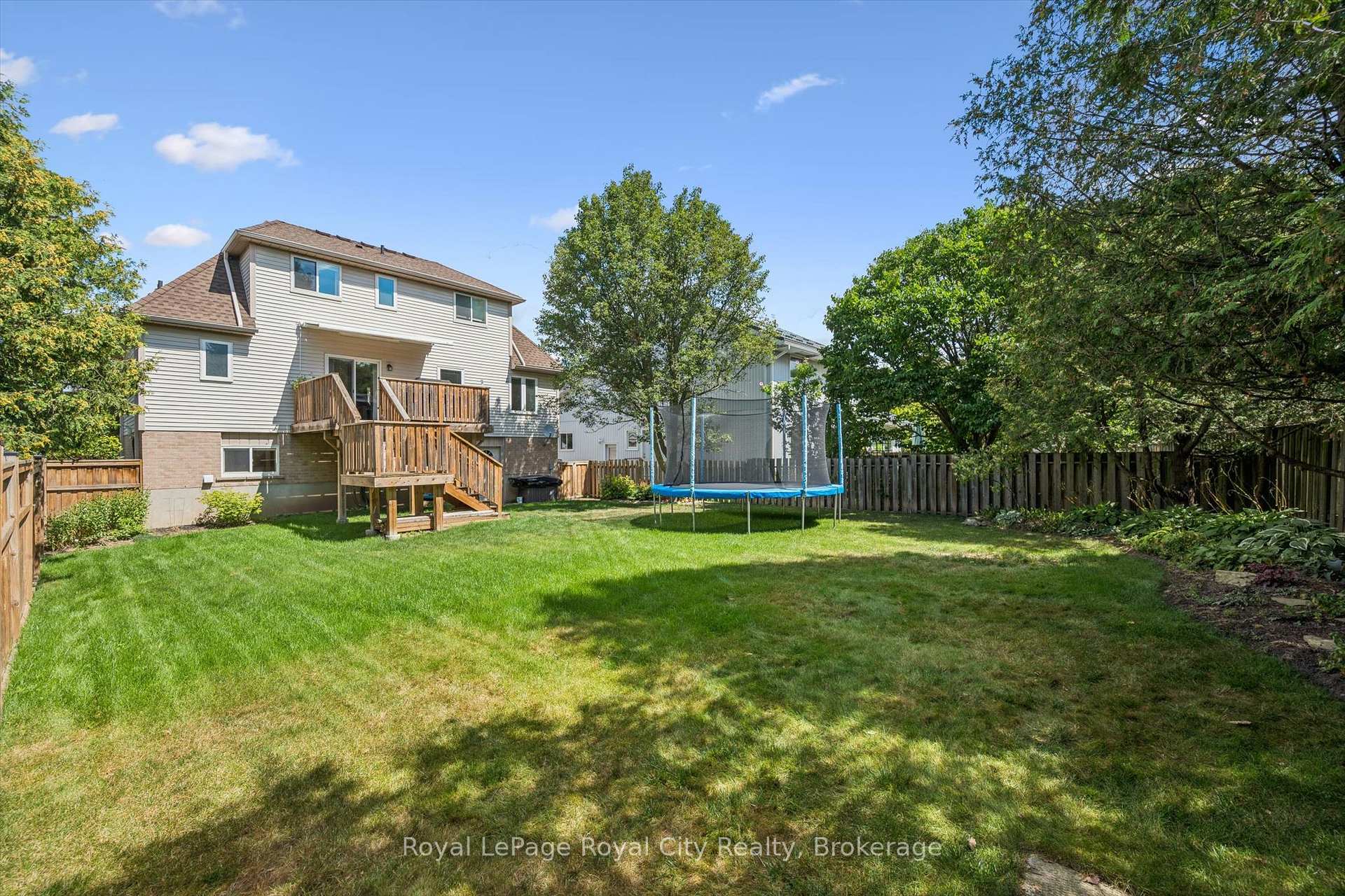 Photo 35 of 22 Pacific Place, Guelph, Dovercliffe Park/Old University — HOMEH