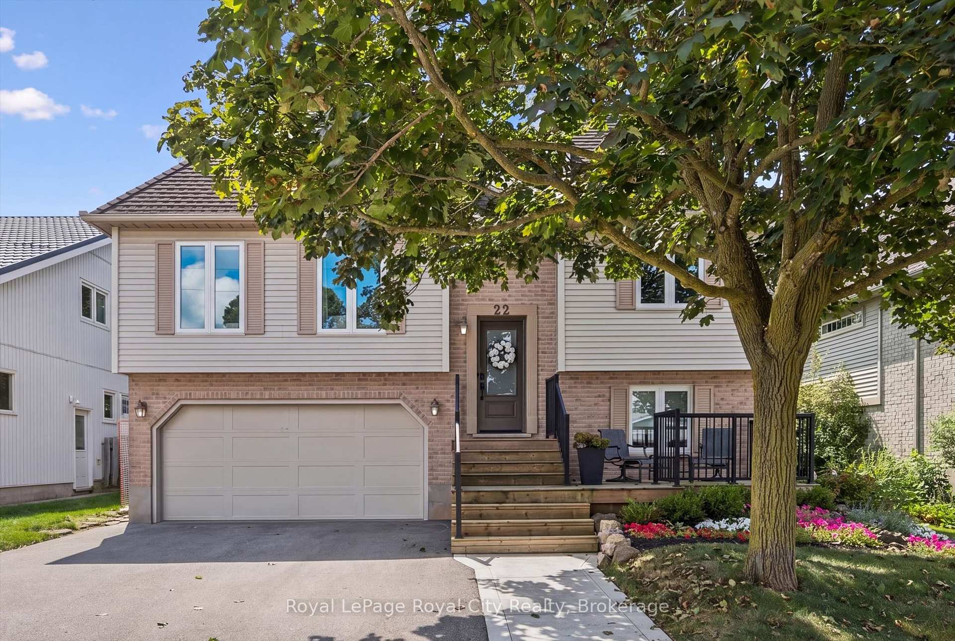 Photo 39 of 22 Pacific Place, Guelph, Dovercliffe Park/Old University — HOMEH
