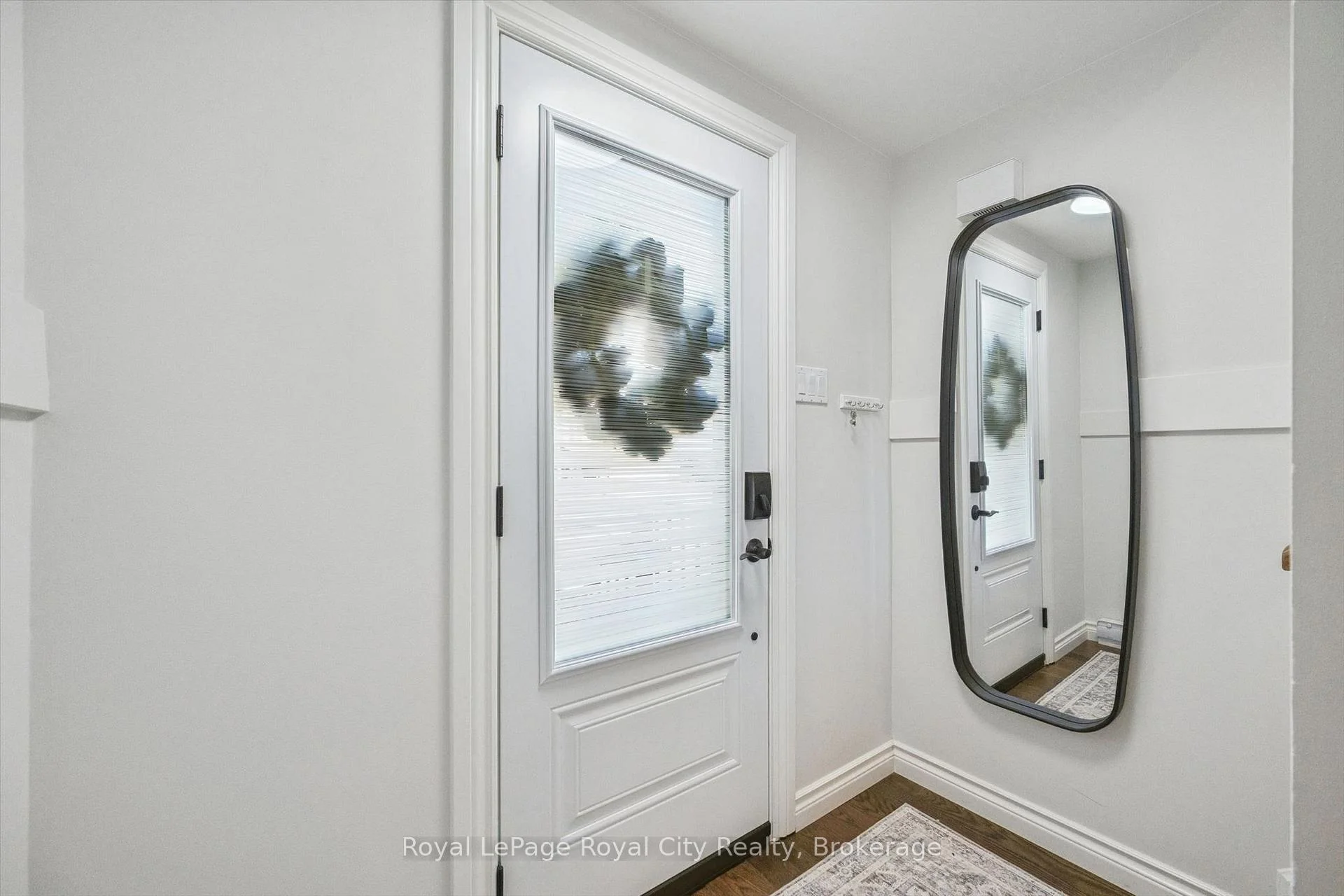 Photo 10 of 22 Pacific Place, Guelph, Dovercliffe Park/Old University — HOMEH