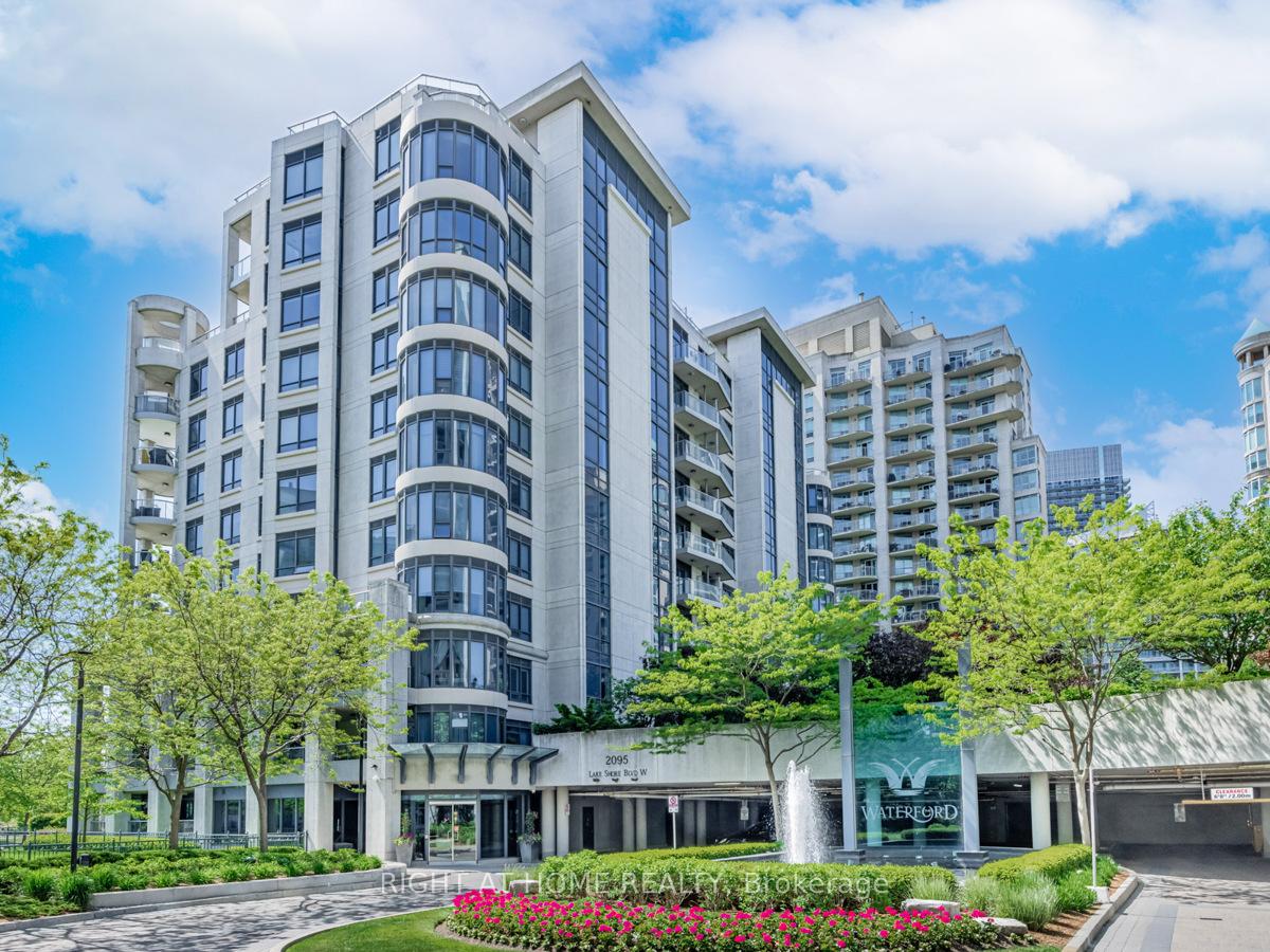 Front of Unit LPH19, 2095 Lake Shore Boulevard