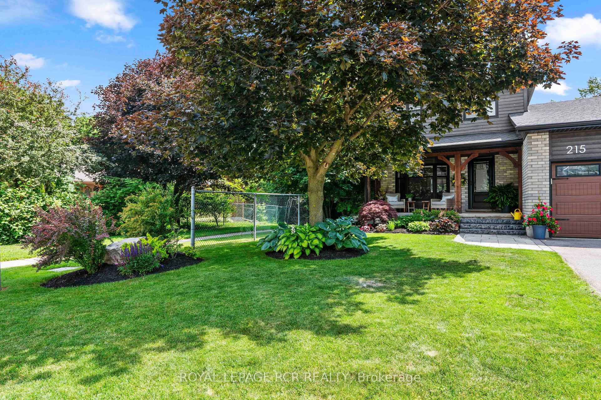 Photo 2 of 215 Oakwood Crescent, Orangeville — HOMEH