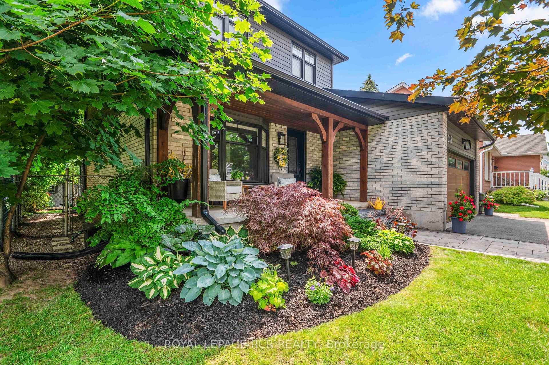 Photo 3 of 215 Oakwood Crescent, Orangeville — HOMEH