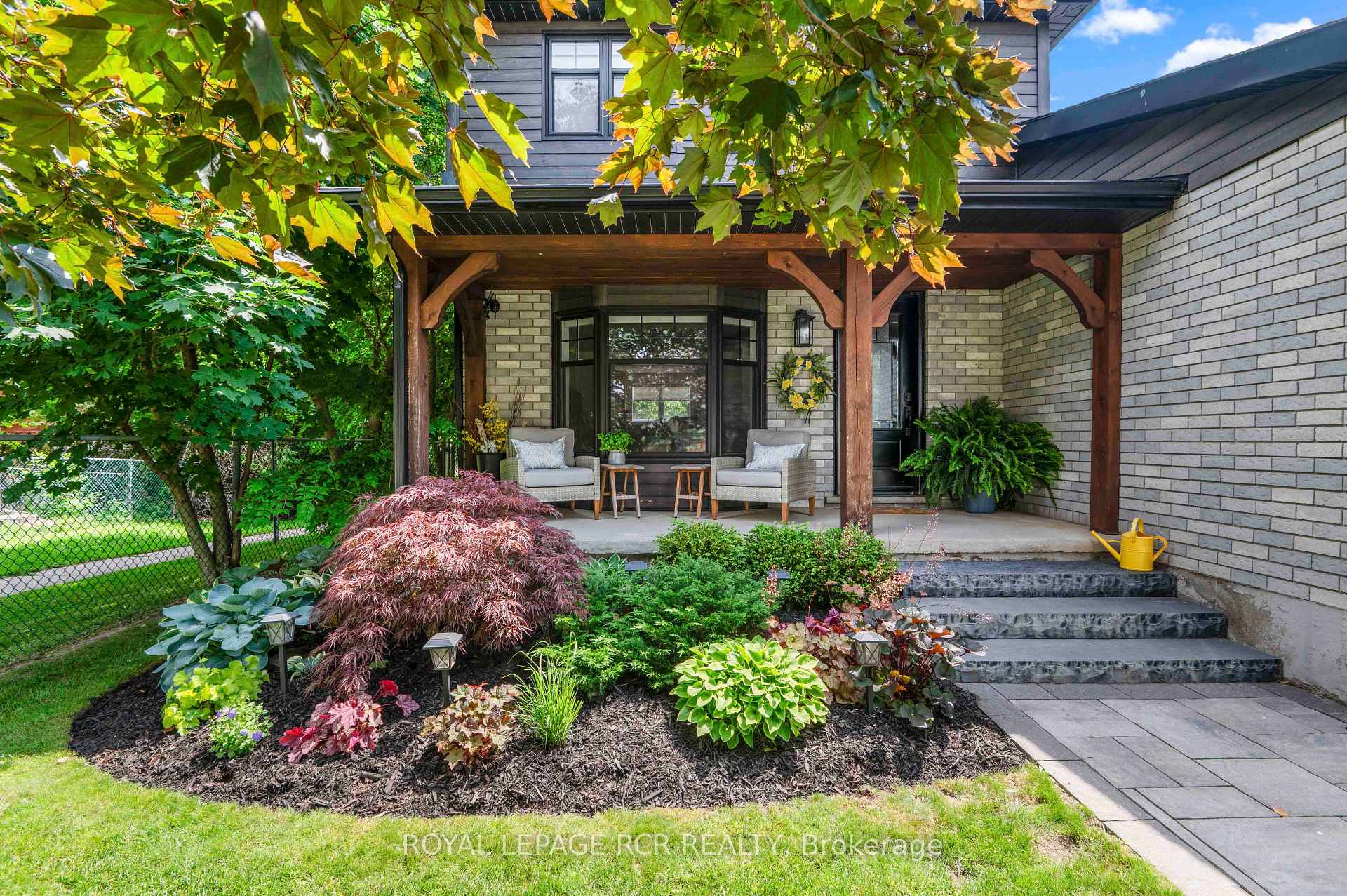 Photo 4 of 215 Oakwood Crescent, Orangeville — HOMEH