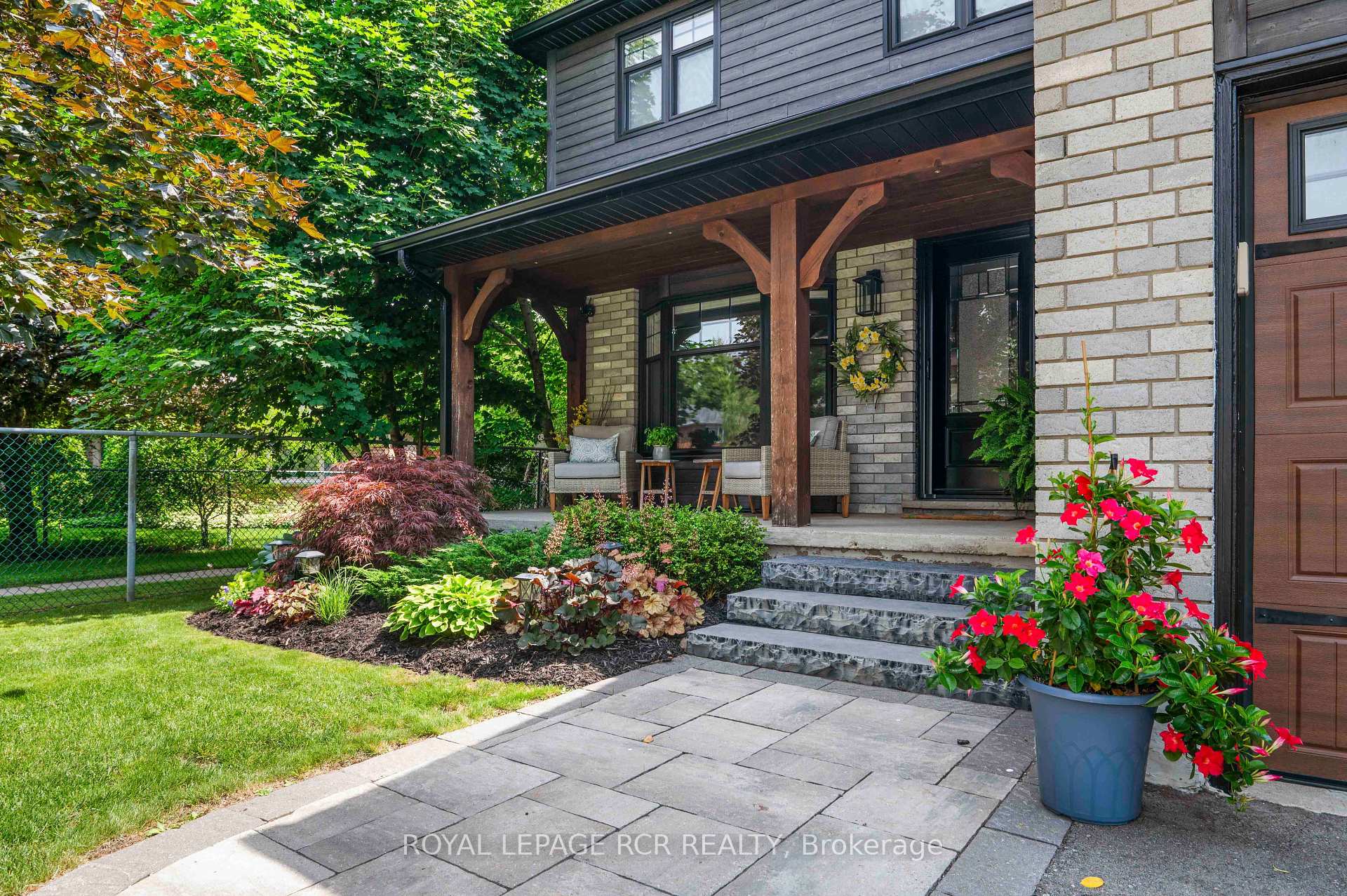 Photo 5 of 215 Oakwood Crescent, Orangeville — HOMEH