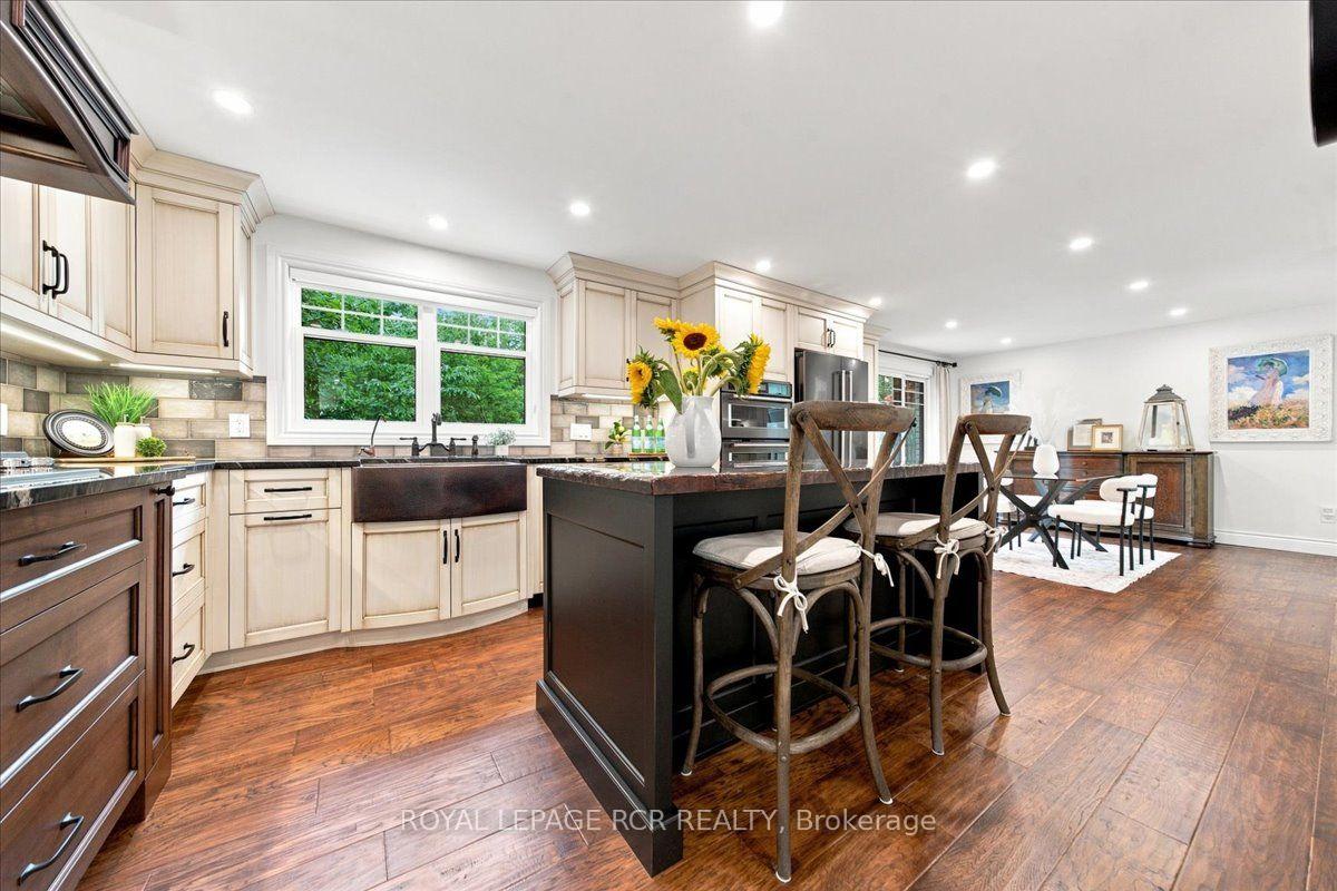 Photo 10 of 215 Oakwood Crescent, Orangeville — HOMEH