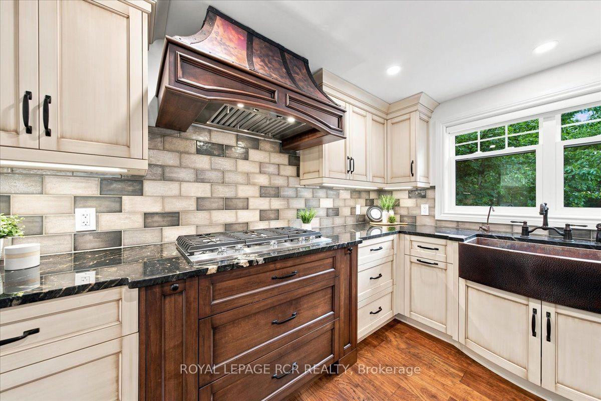 Photo 12 of 215 Oakwood Crescent, Orangeville — HOMEH