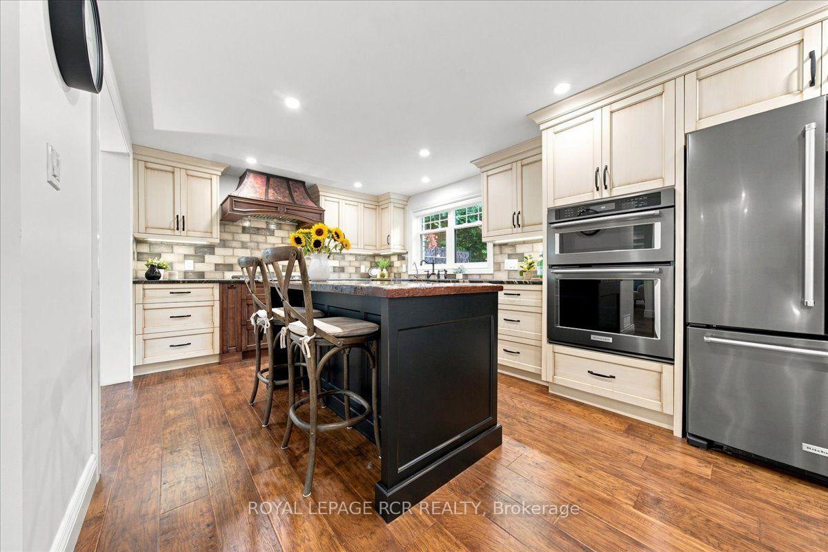 Photo 15 of 215 Oakwood Crescent, Orangeville — HOMEH
