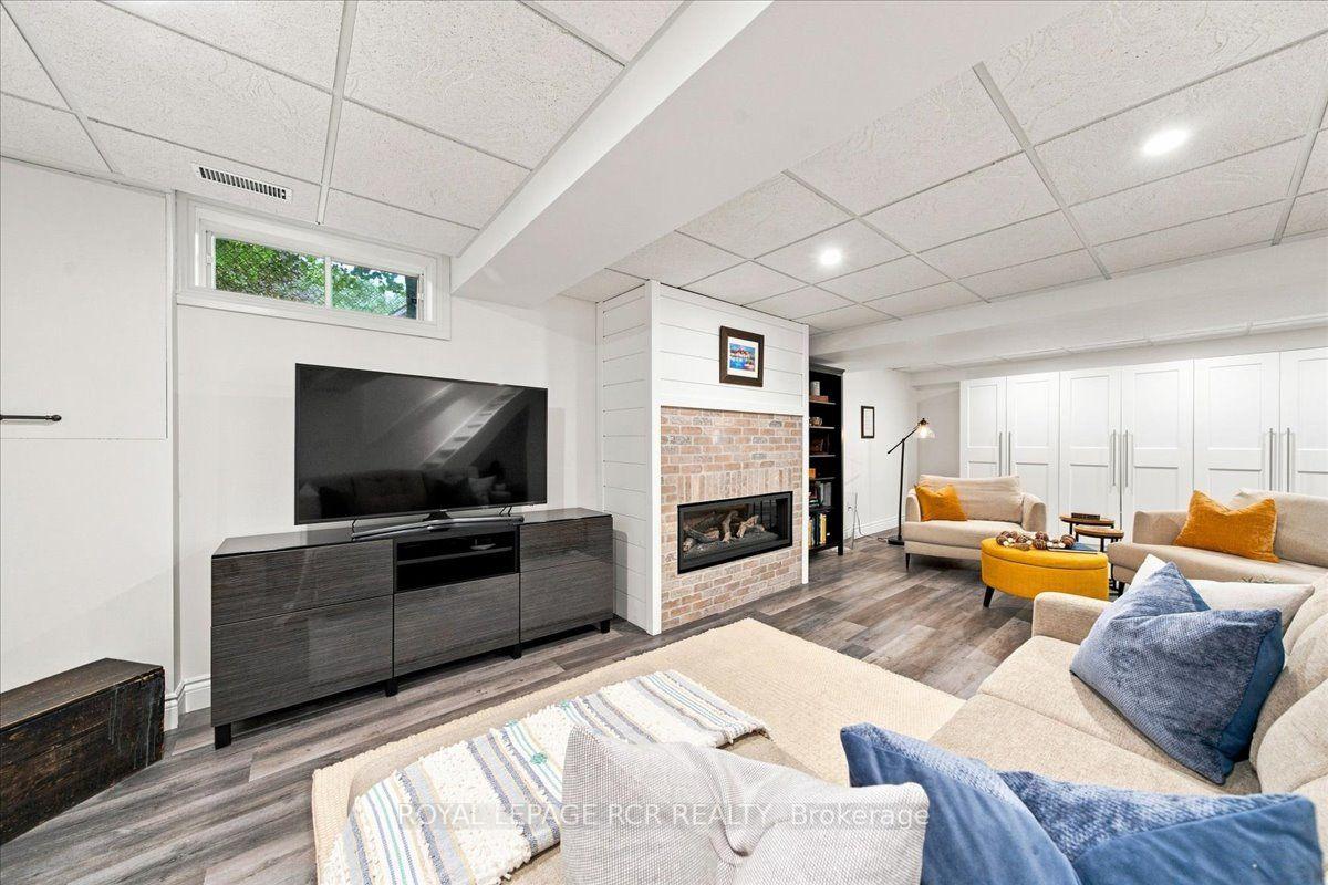 Photo 33 of 215 Oakwood Crescent, Orangeville — HOMEH