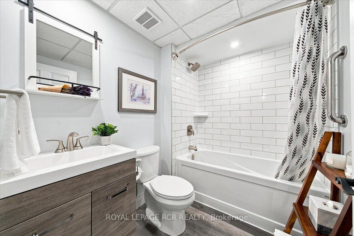 Photo 37 of 215 Oakwood Crescent, Orangeville — HOMEH