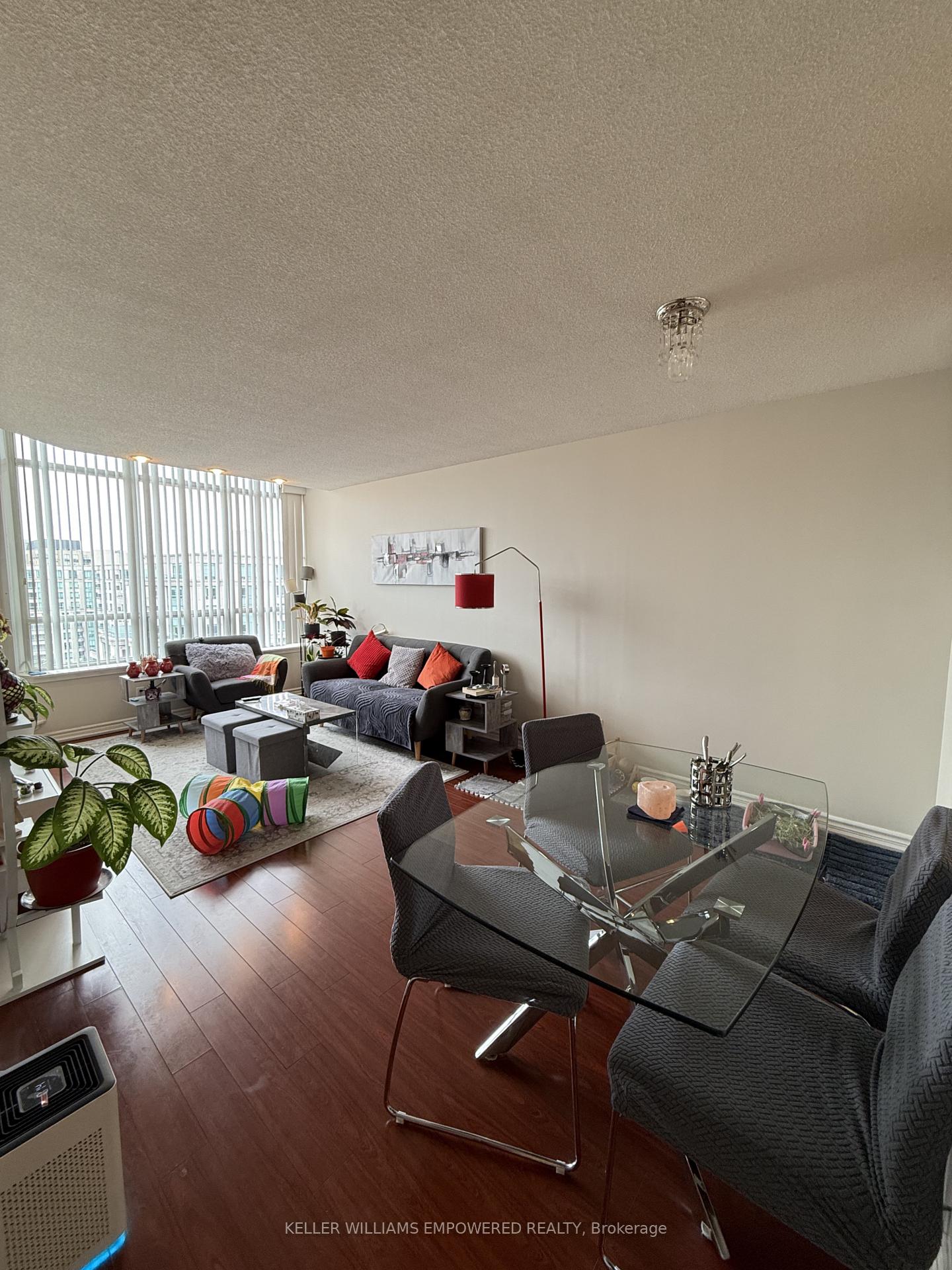 Photo 3 of Unit PH106, 81 Townsgate Drive, Vaughan, Crestwood-Springfarm-Yorkhill — HOMEH