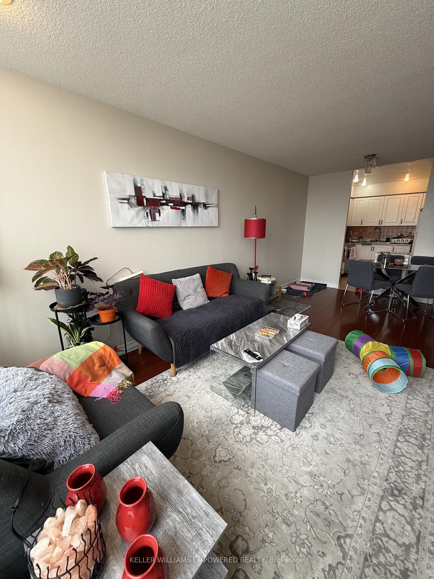 Photo 6 of Unit PH106, 81 Townsgate Drive, Vaughan, Crestwood-Springfarm-Yorkhill — HOMEH
