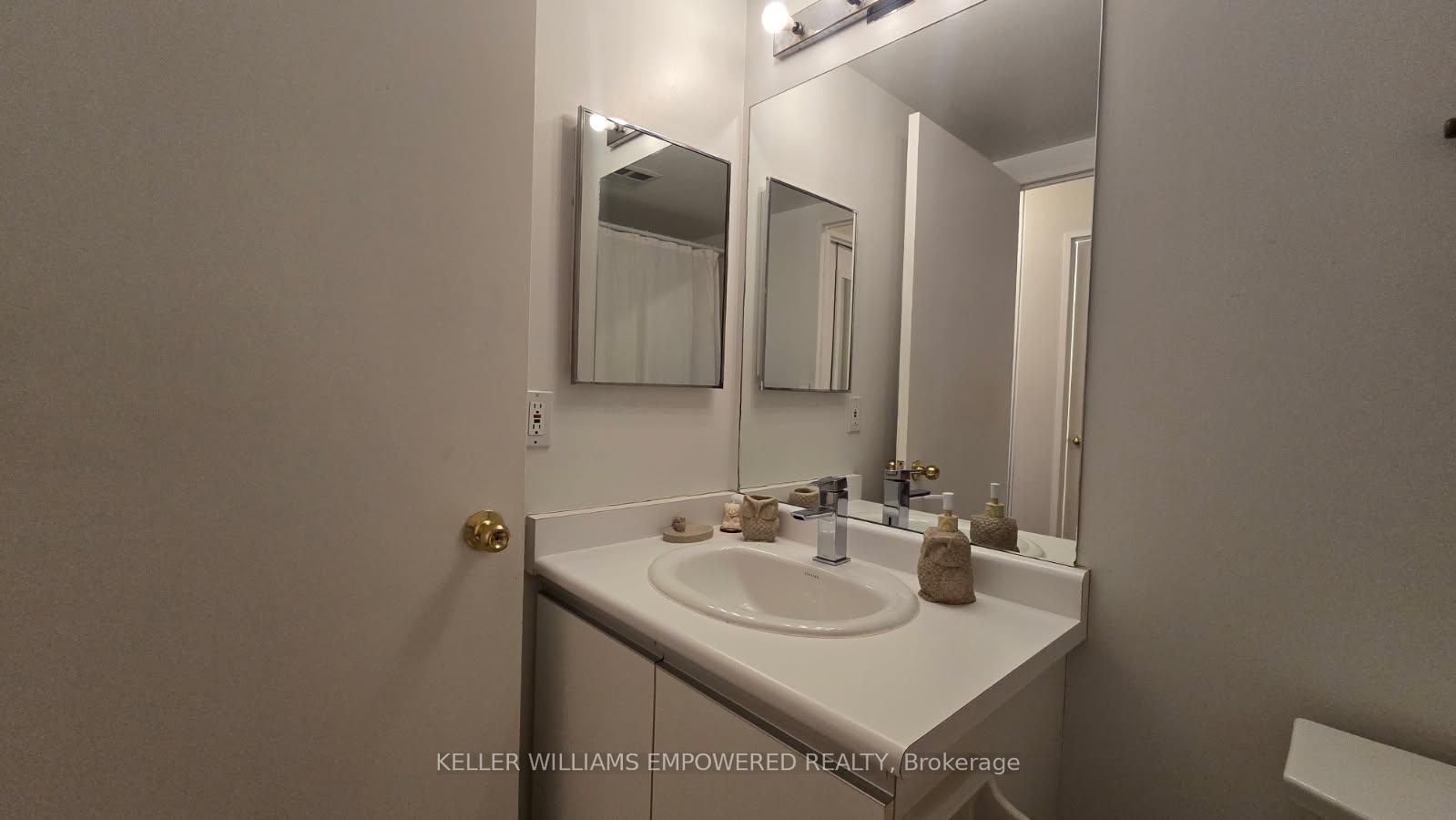 Photo 19 of Unit PH106, 81 Townsgate Drive, Vaughan, Crestwood-Springfarm-Yorkhill — HOMEH