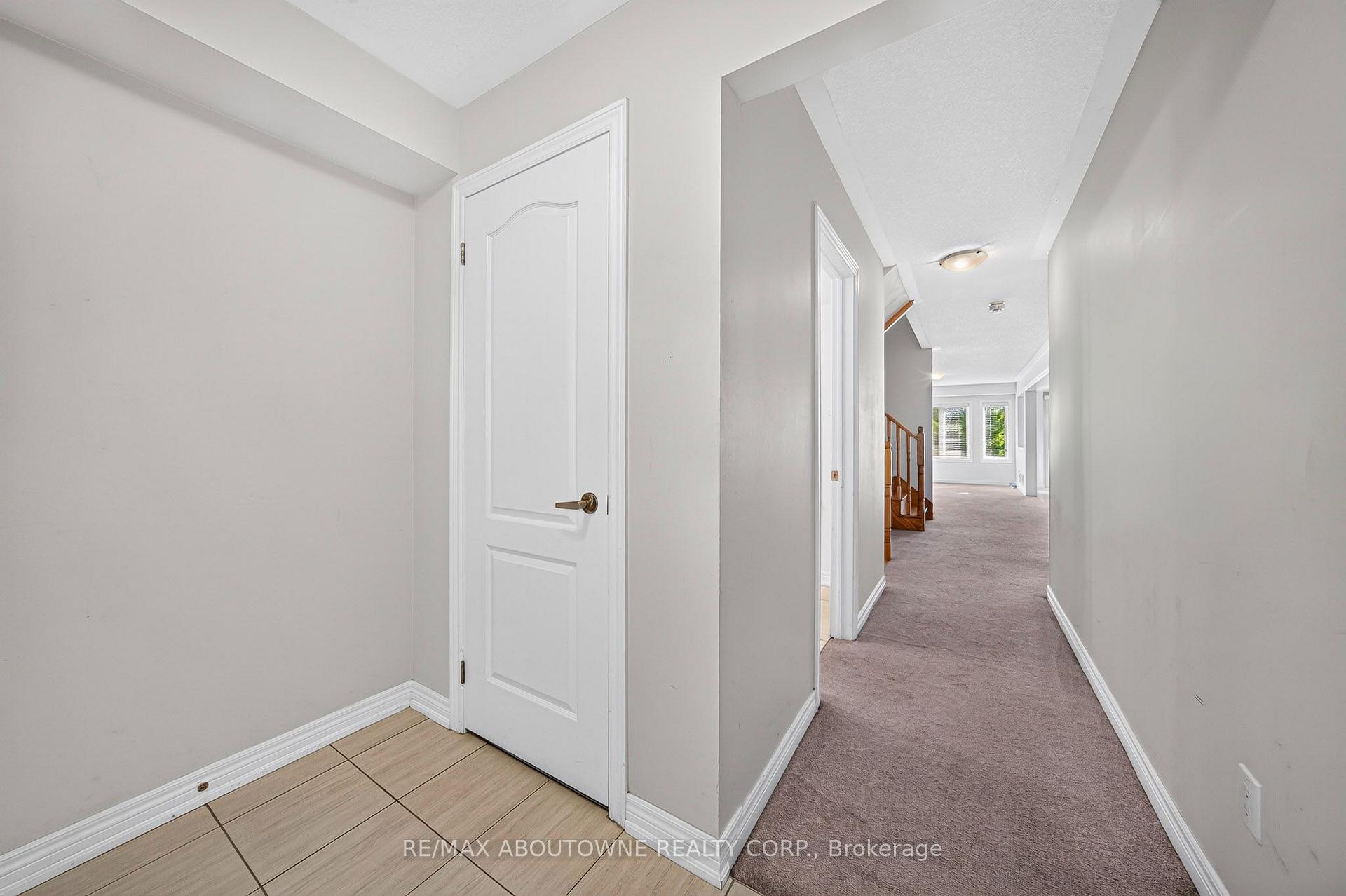 Photo 4 of Unit 10, 420 Linden Drive, Cambridge, Preston Heights — HOMEH