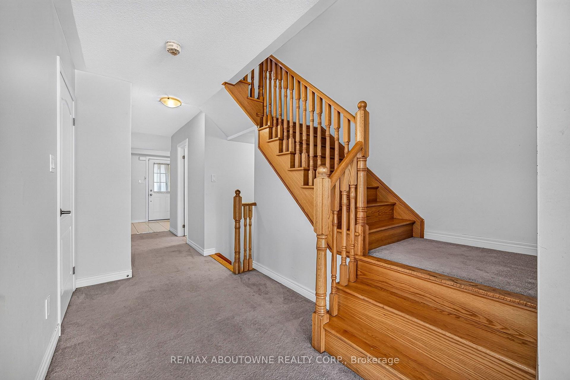 Photo 5 of Unit 10, 420 Linden Drive, Cambridge, Preston Heights — HOMEH