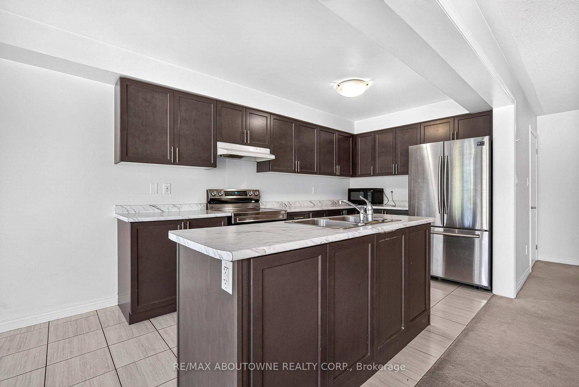Photo 6 of Unit 10, 420 Linden Drive, Cambridge, Preston Heights — HOMEH