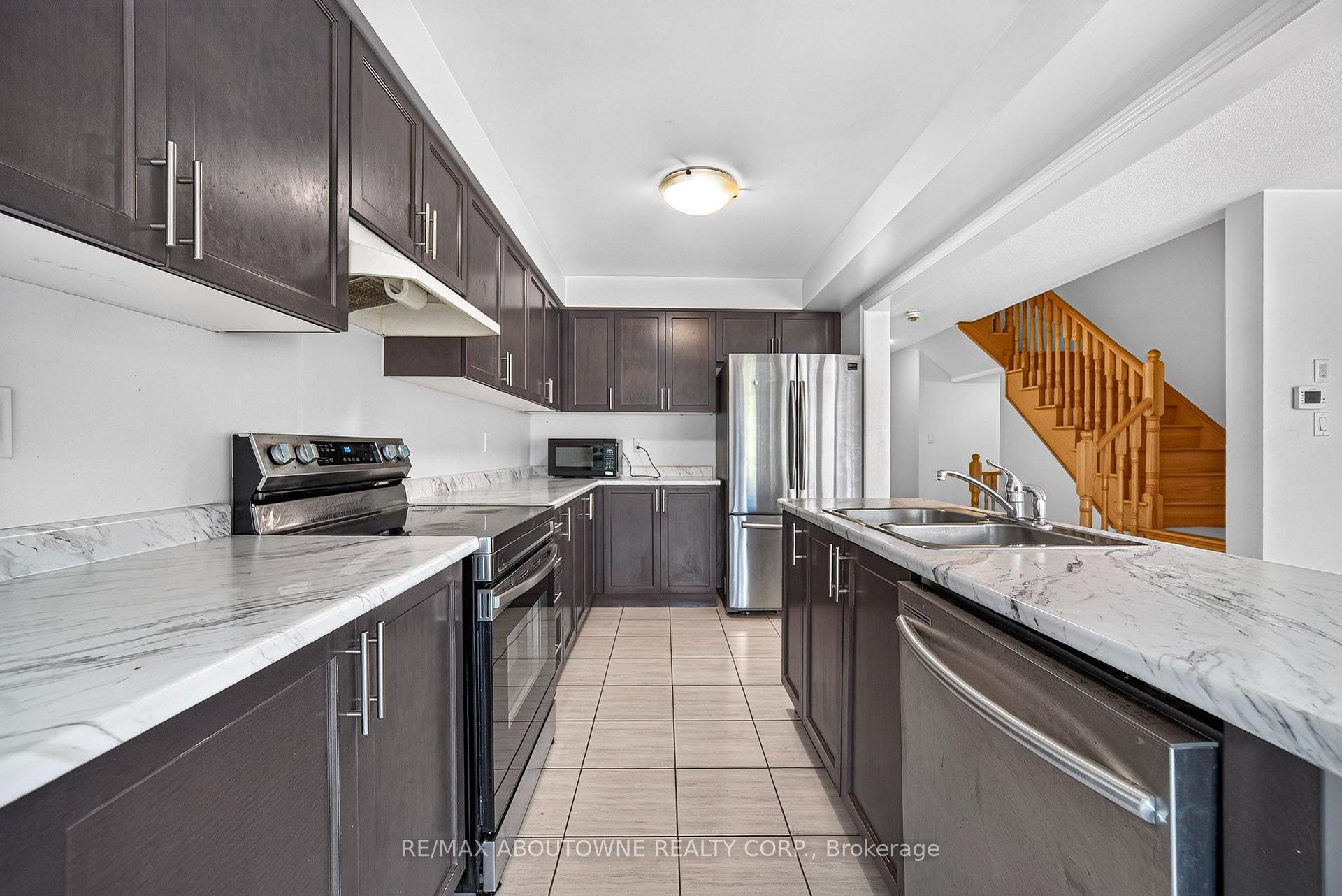 Photo 7 of Unit 10, 420 Linden Drive, Cambridge, Preston Heights — HOMEH