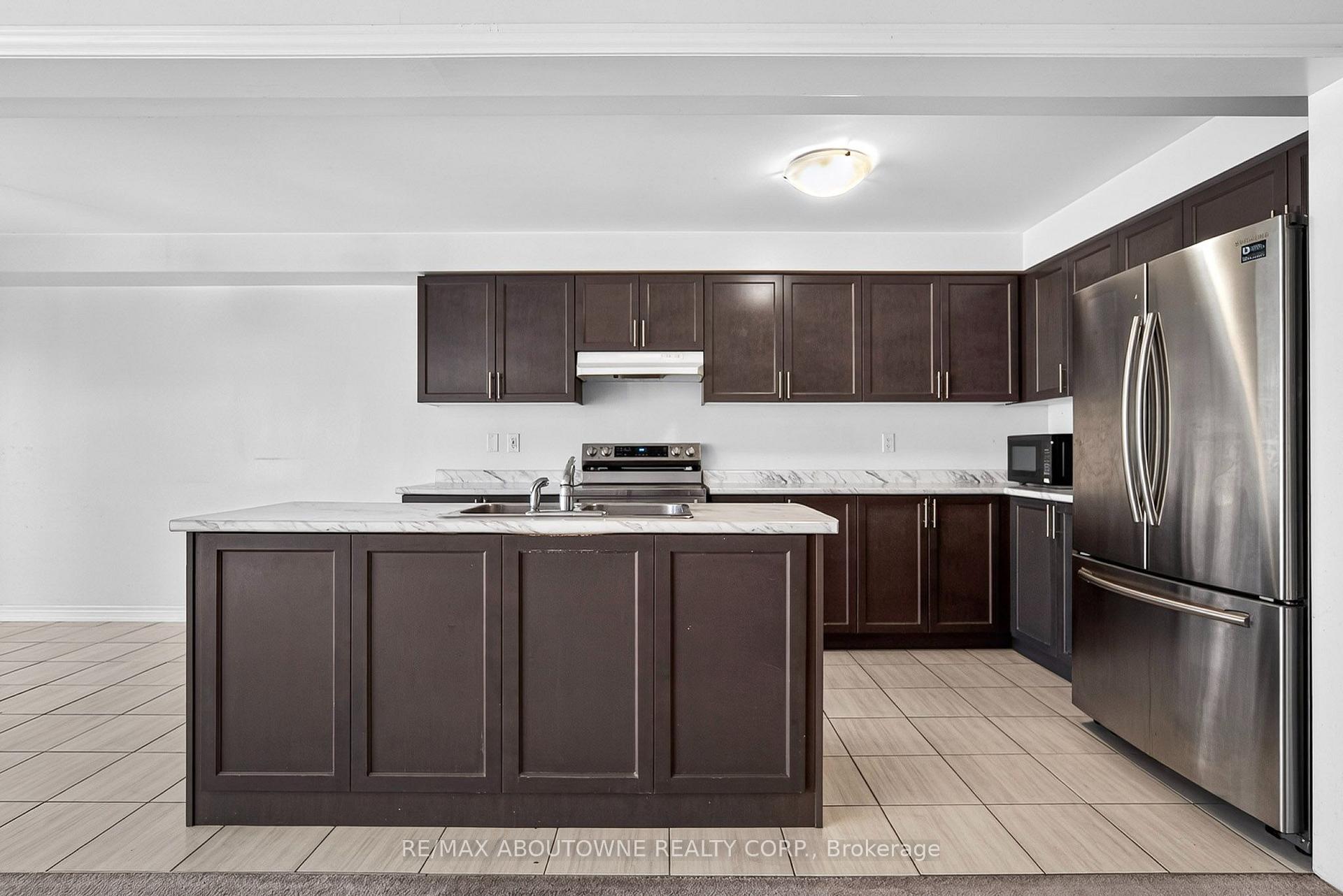 Photo 8 of Unit 10, 420 Linden Drive, Cambridge, Preston Heights — HOMEH