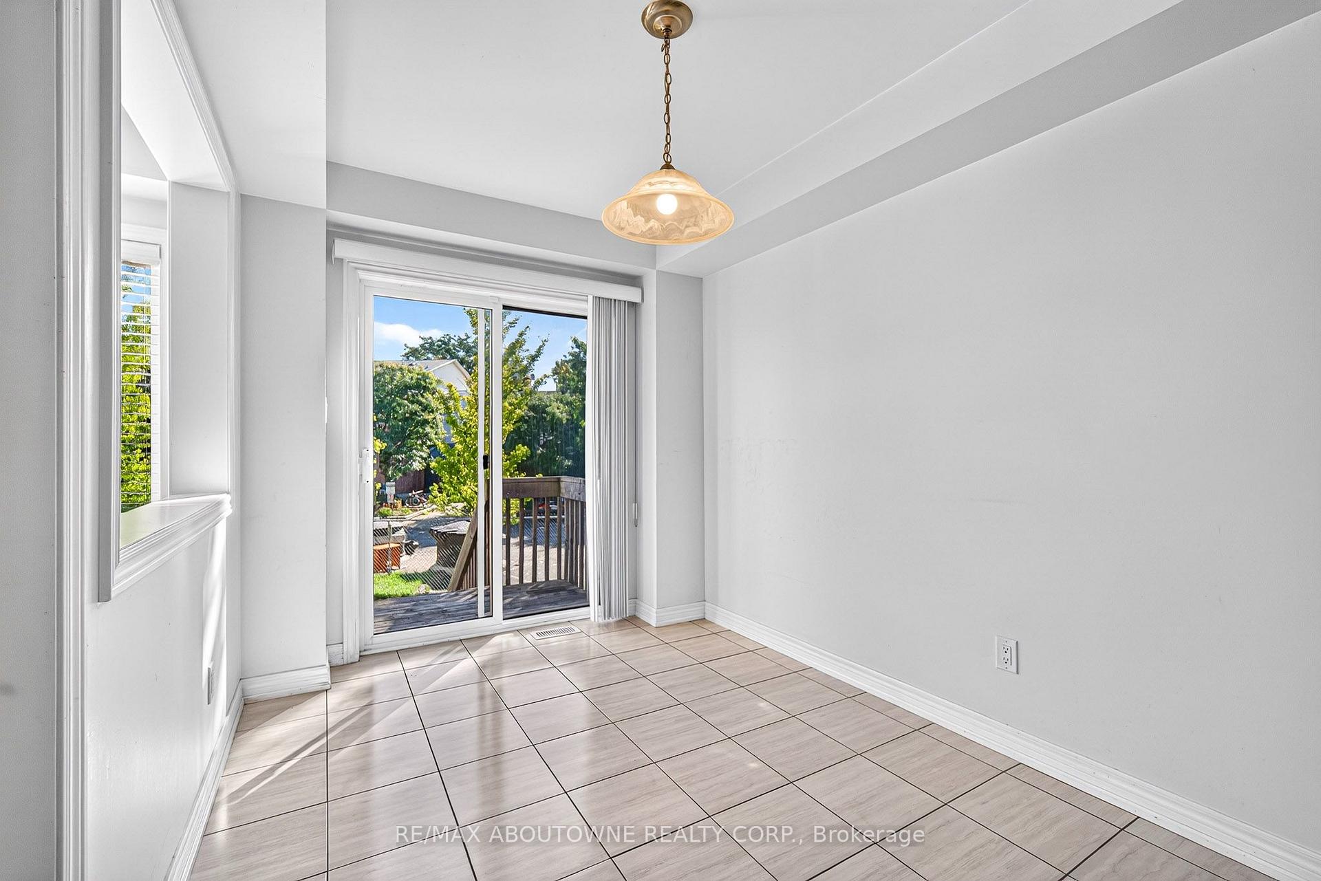 Photo 9 of Unit 10, 420 Linden Drive, Cambridge, Preston Heights — HOMEH