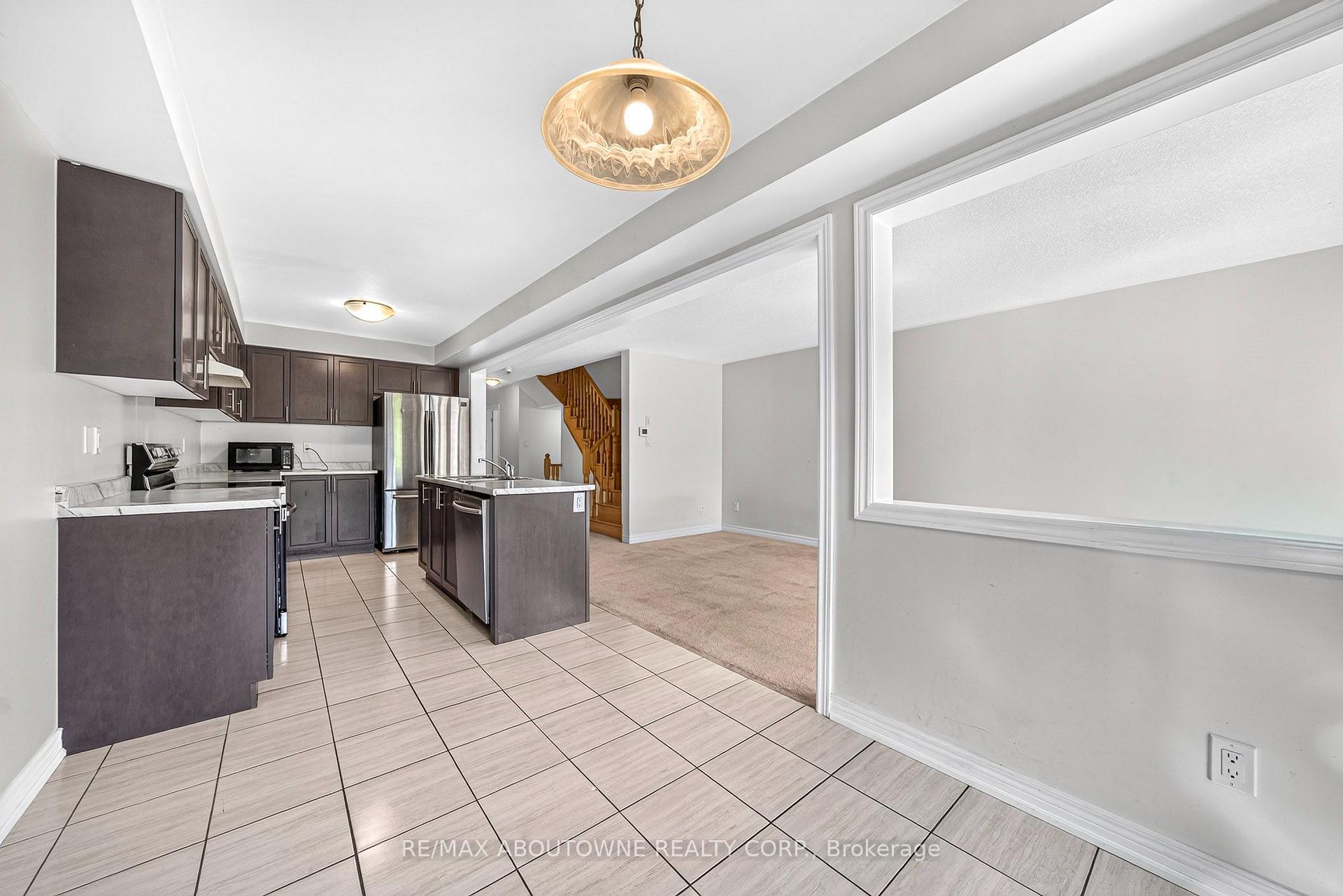 Photo 10 of Unit 10, 420 Linden Drive, Cambridge, Preston Heights — HOMEH