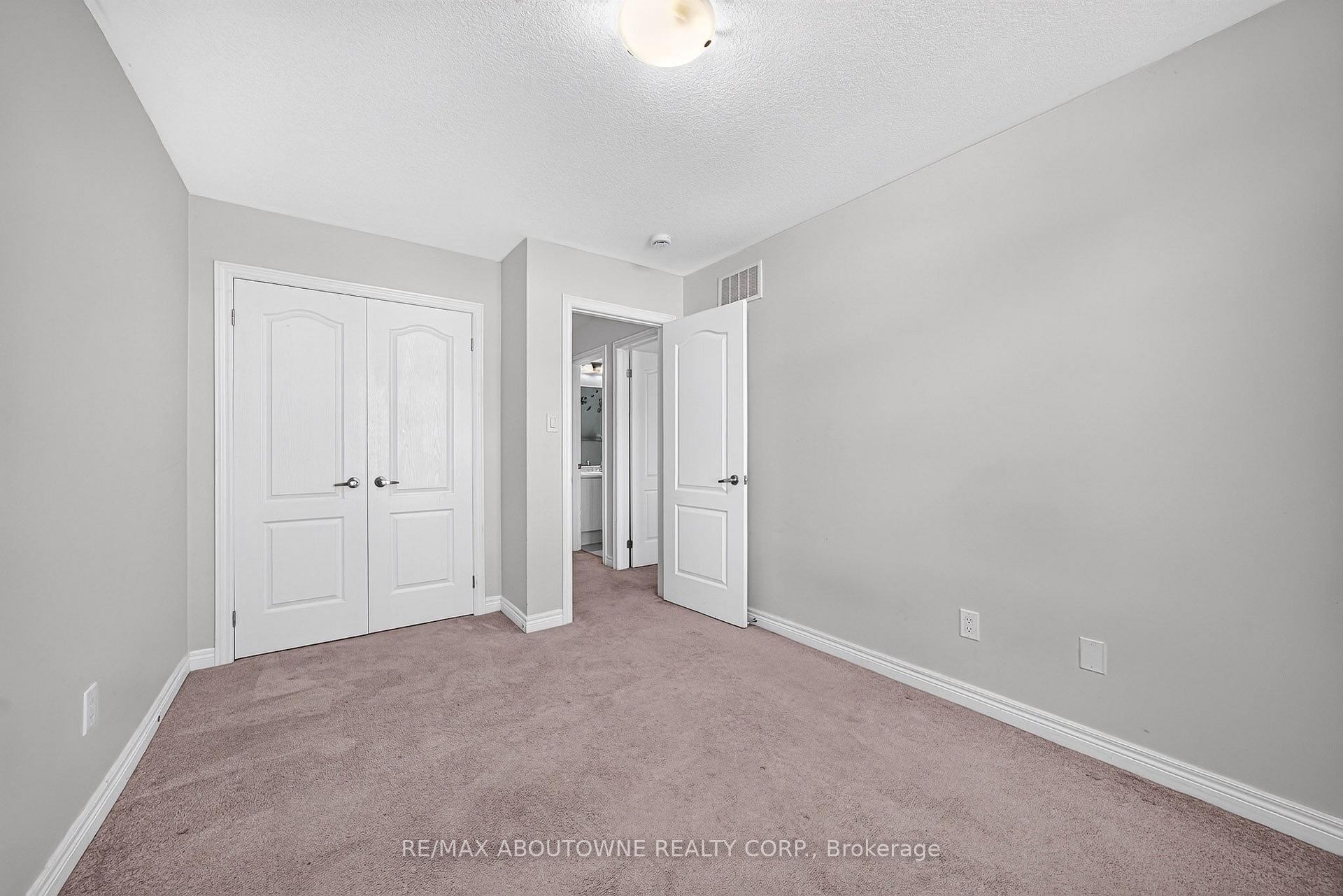 Photo 15 of Unit 10, 420 Linden Drive, Cambridge, Preston Heights — HOMEH