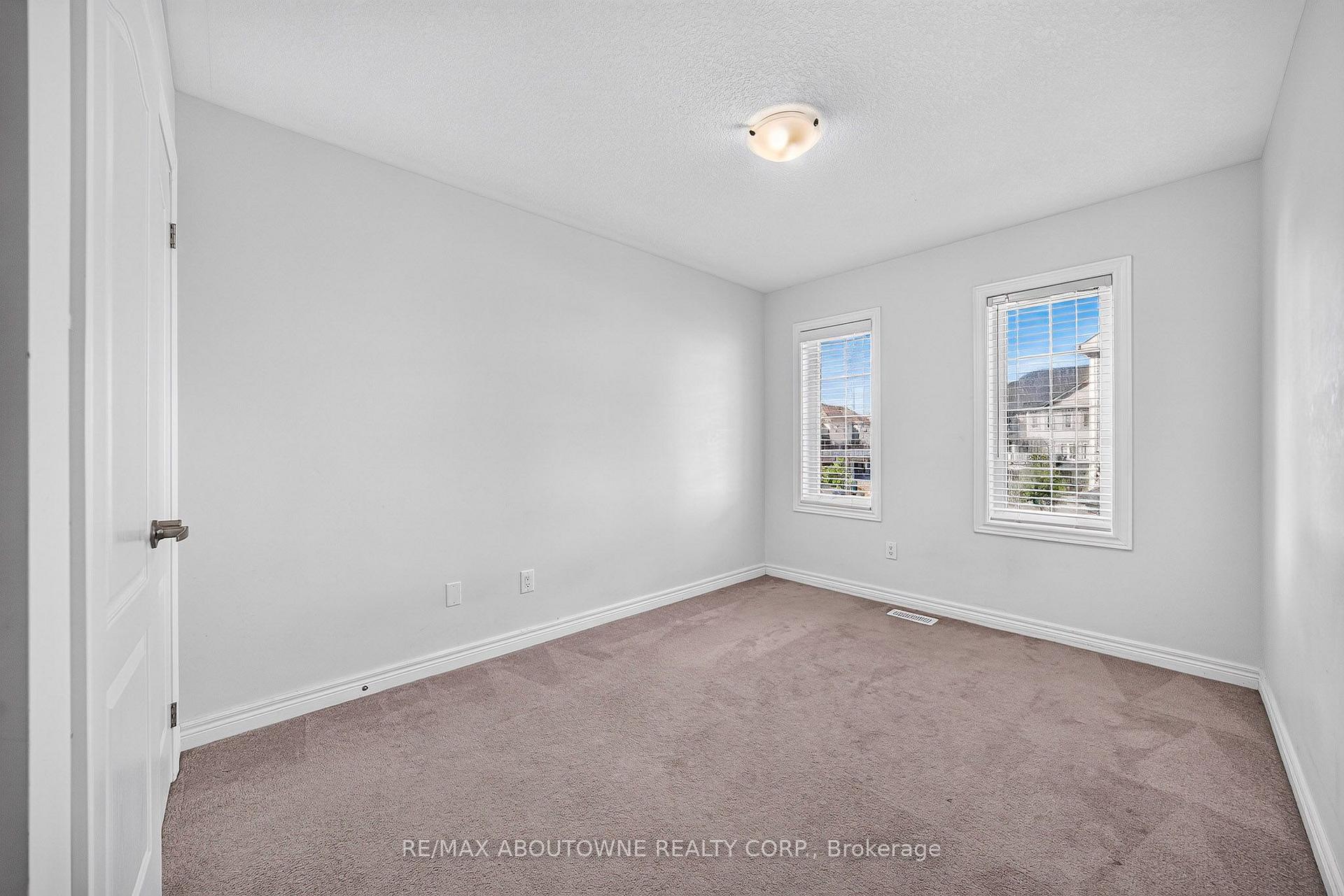 Photo 16 of Unit 10, 420 Linden Drive, Cambridge, Preston Heights — HOMEH