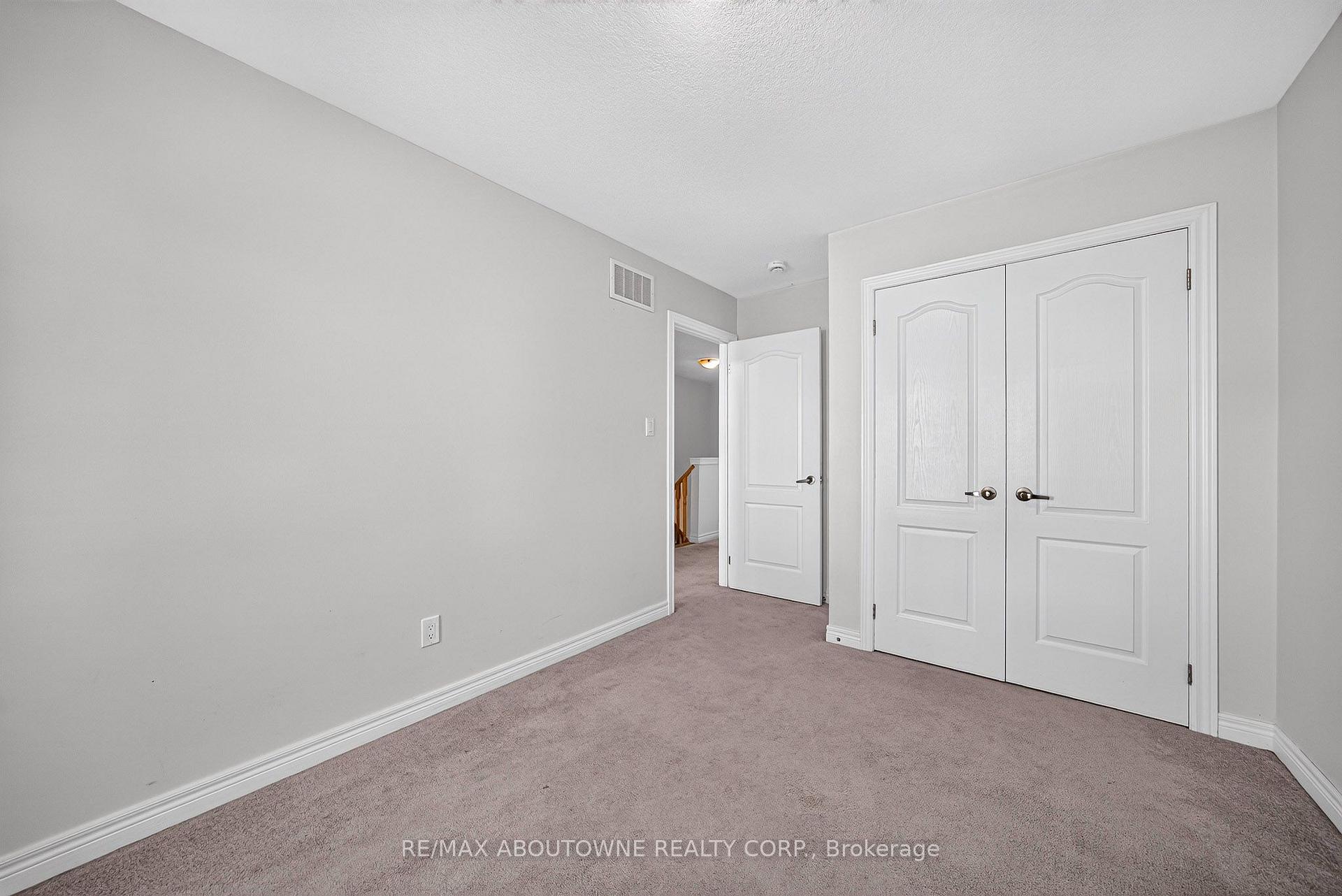 Photo 17 of Unit 10, 420 Linden Drive, Cambridge, Preston Heights — HOMEH