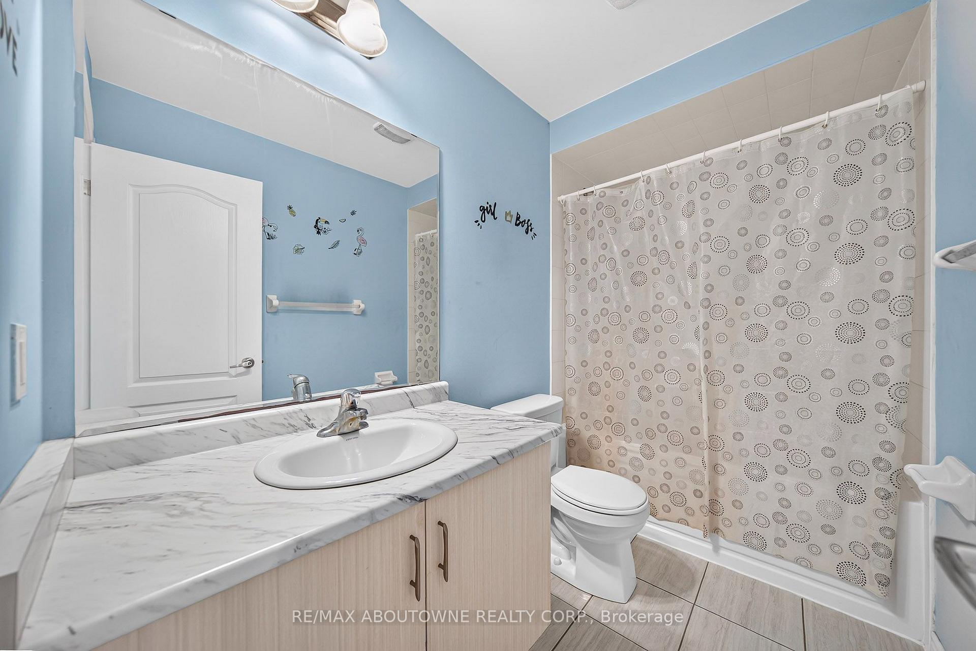 Photo 18 of Unit 10, 420 Linden Drive, Cambridge, Preston Heights — HOMEH