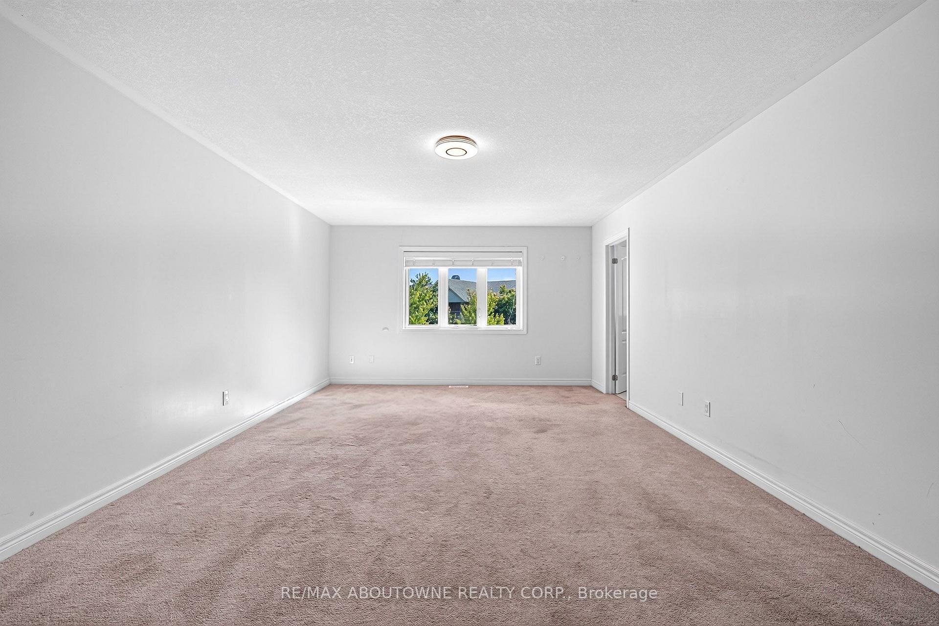 Photo 20 of Unit 10, 420 Linden Drive, Cambridge, Preston Heights — HOMEH
