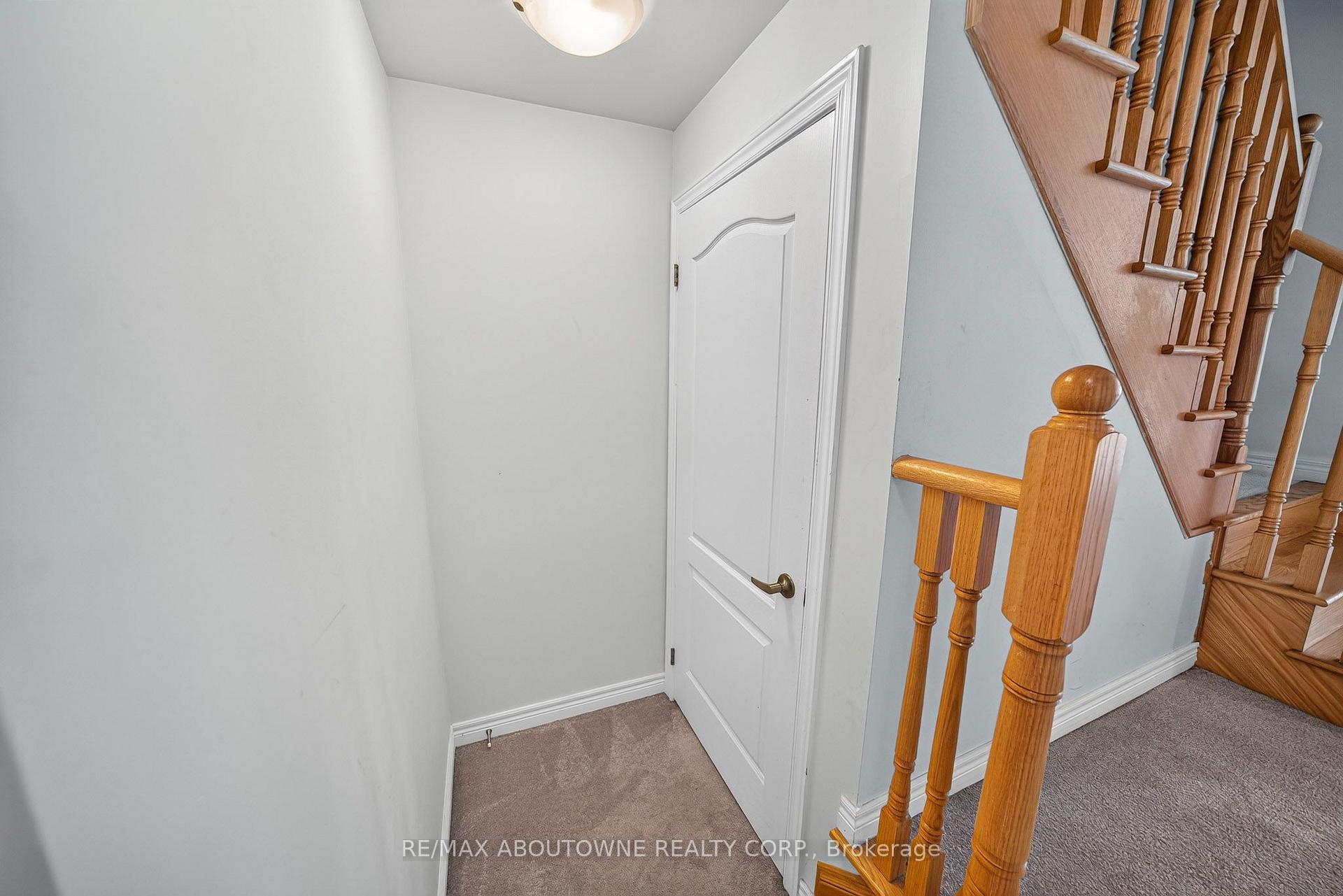 Photo 23 of Unit 10, 420 Linden Drive, Cambridge, Preston Heights — HOMEH